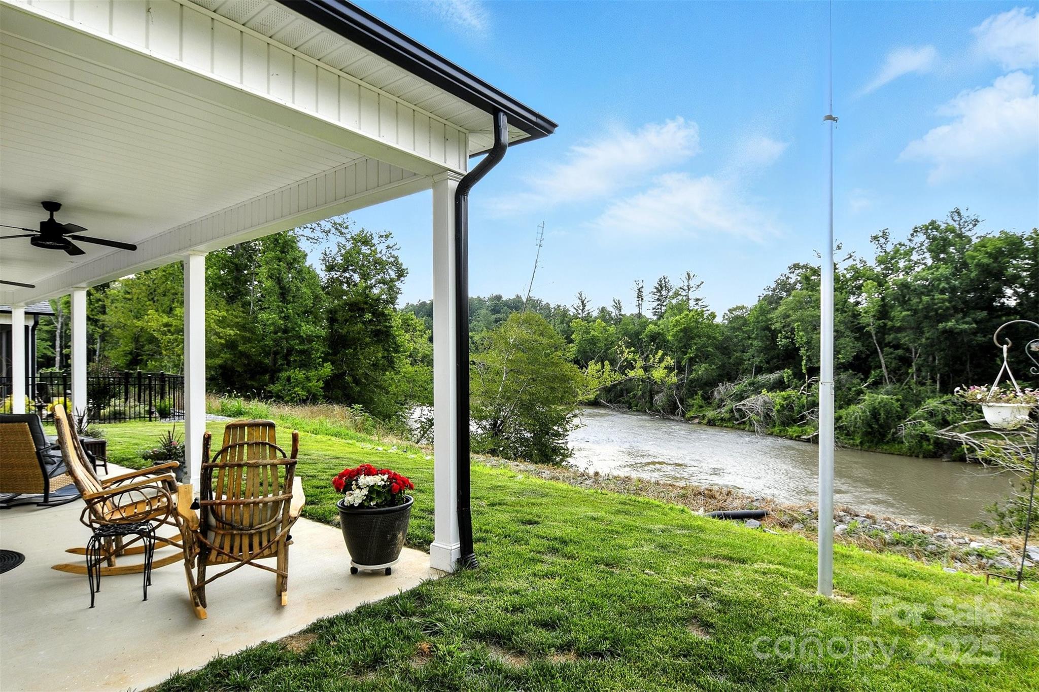 255 Eagles Landing Property Photo 1