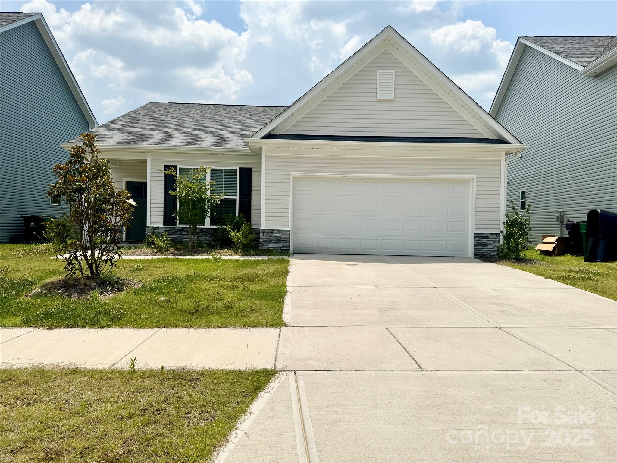 211 Surrey Oak Lane Property Photo 1