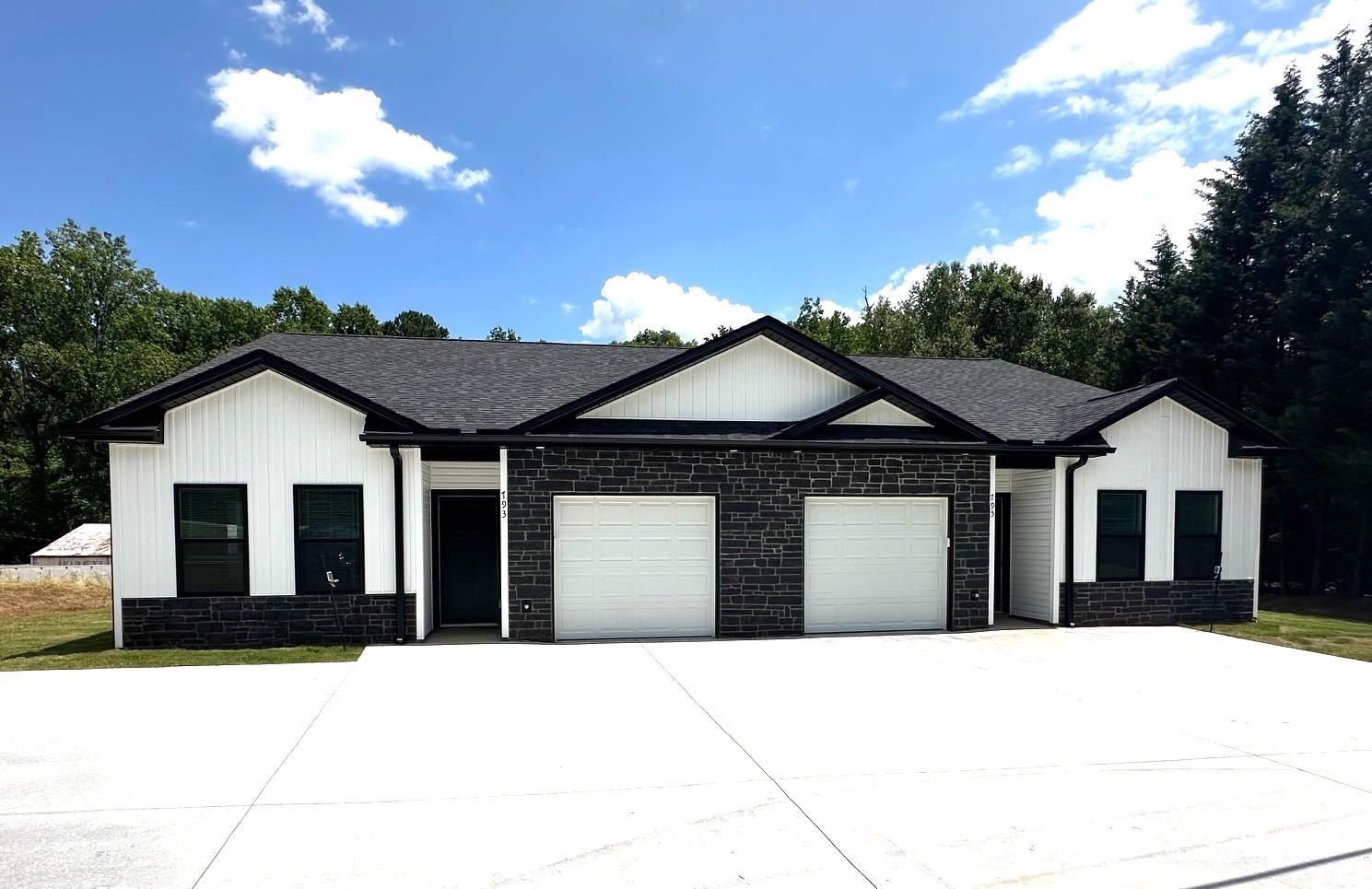 795 Lyman Road Property Photo