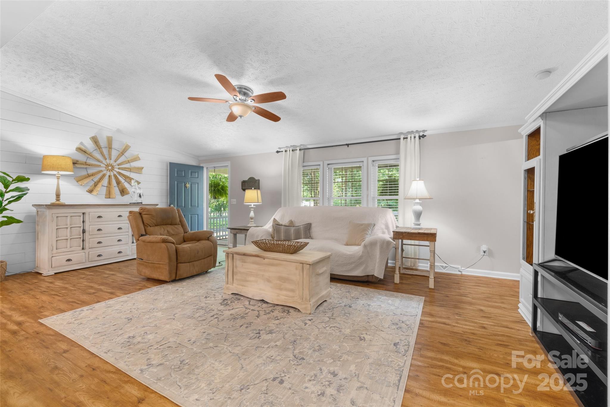 4534 Pebblebrook Circle Property Photo 6