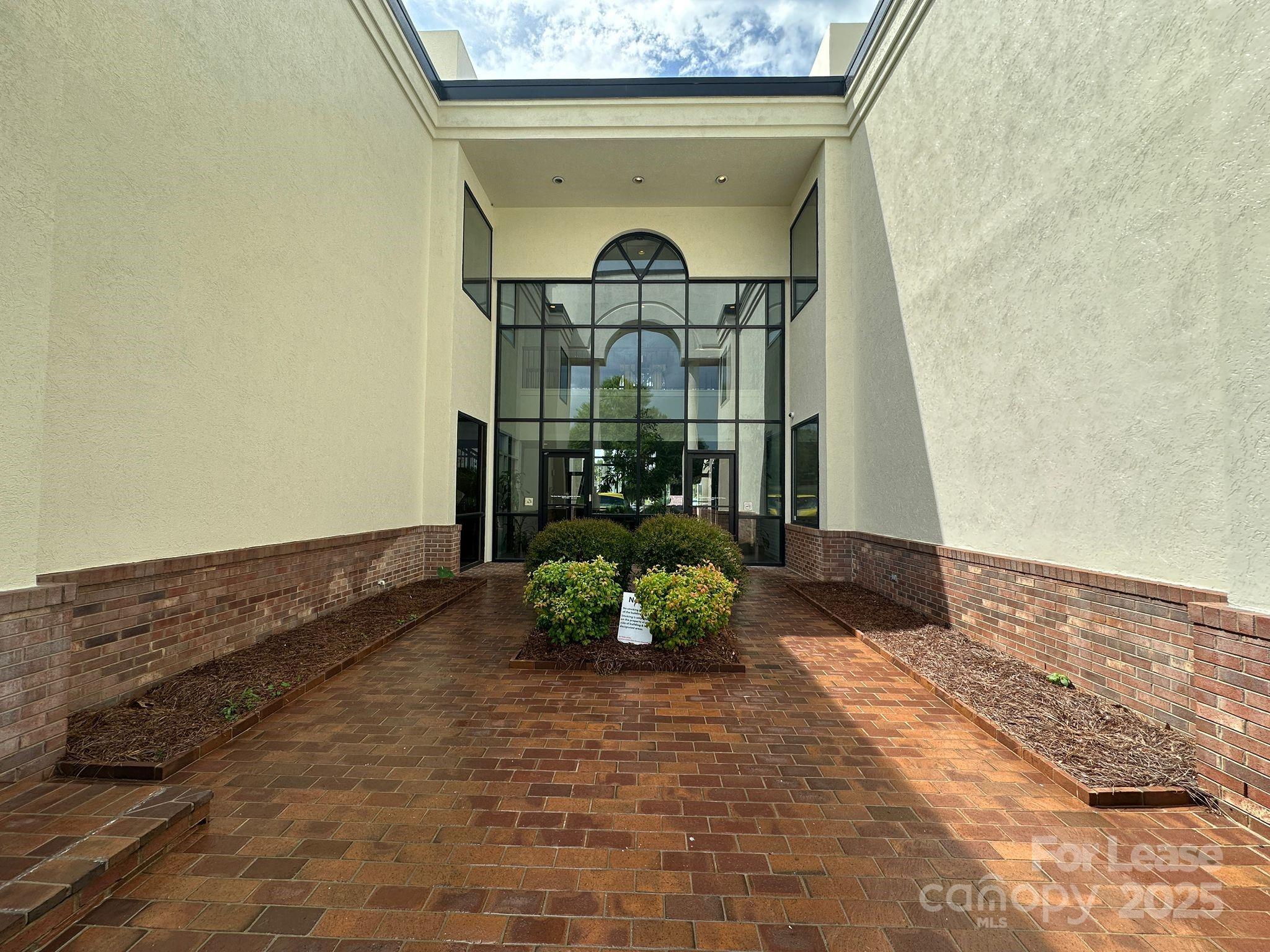 2101 Sardis Road Property Photo 2