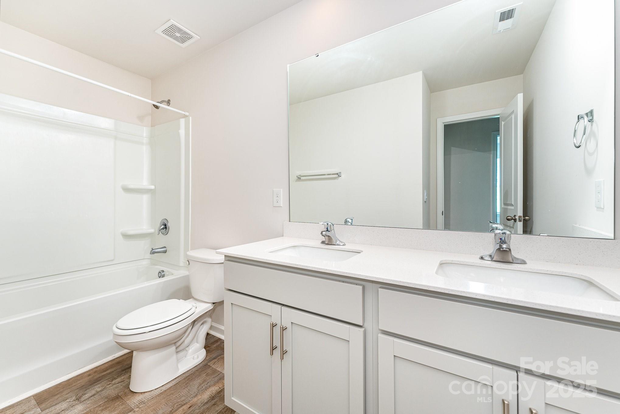 215 Lilys Place Property Photo 14