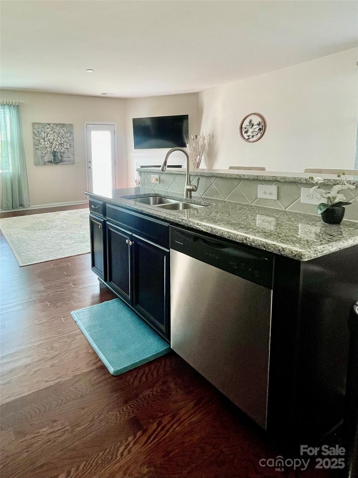 2769 Sawbridge Lane Property Photo 4