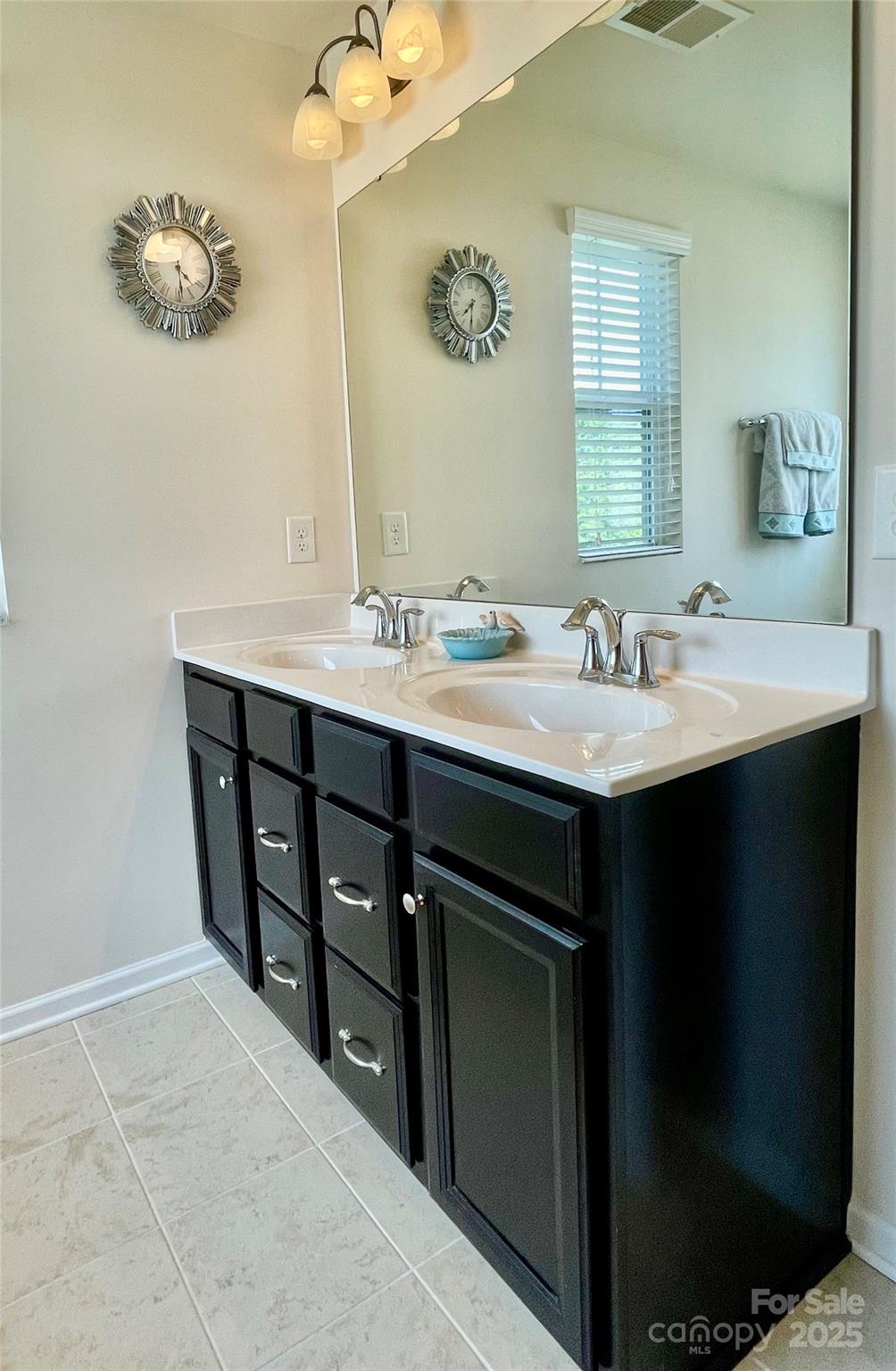 2769 Sawbridge Lane Property Photo 10