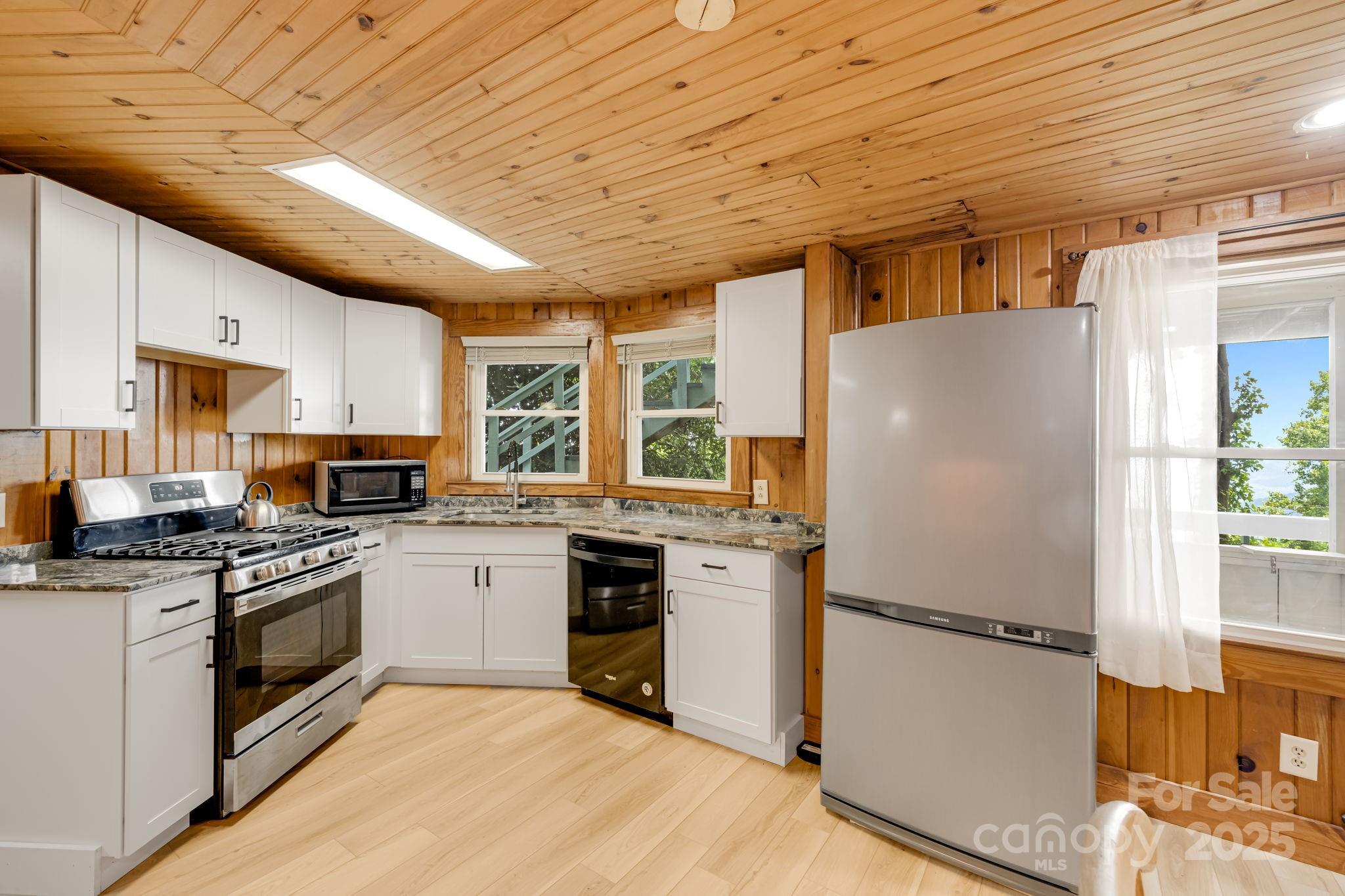 203 Laurel Lane Property Photo 37
