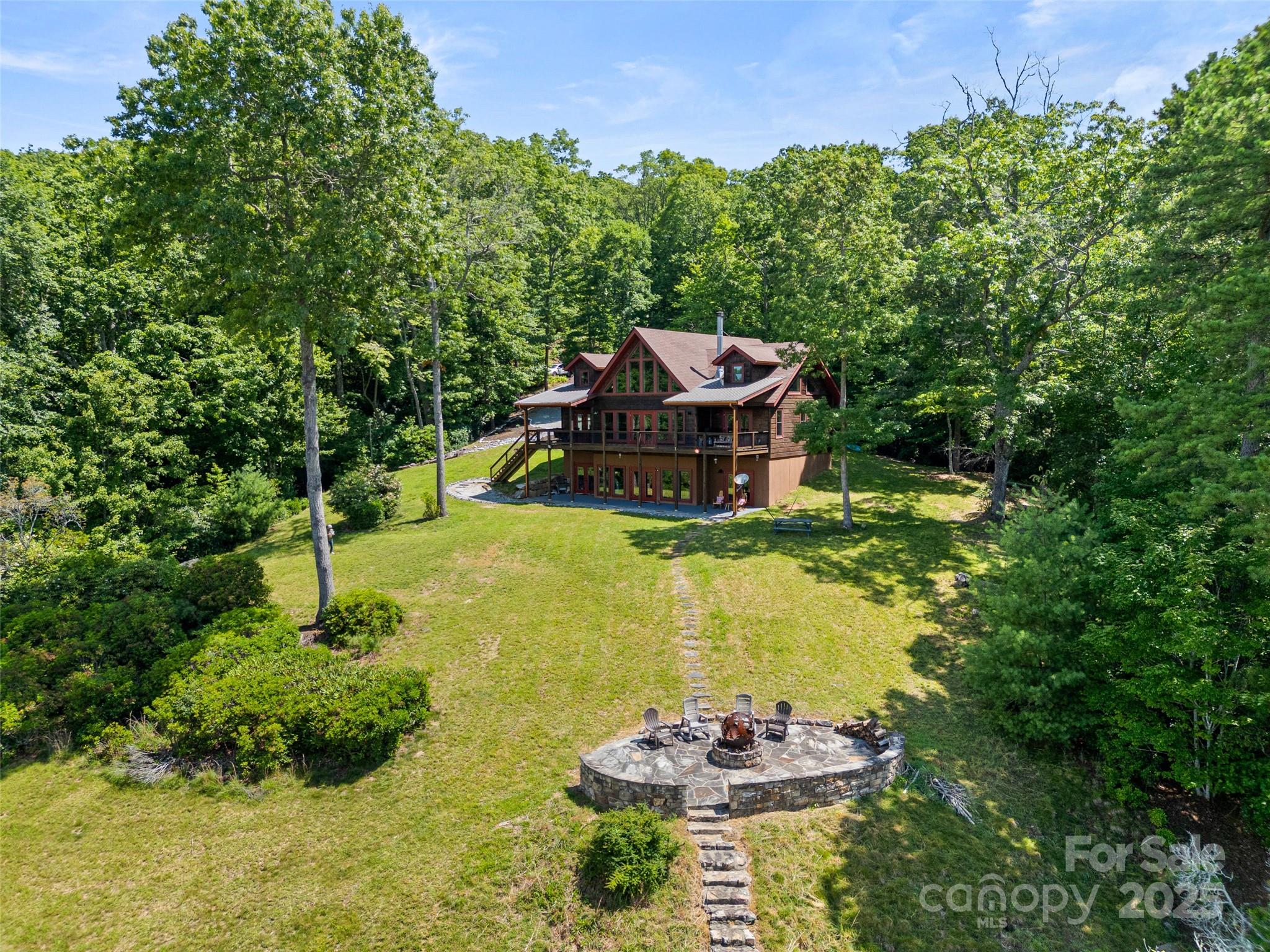 1909 Kentwood Lane Property Photo 1