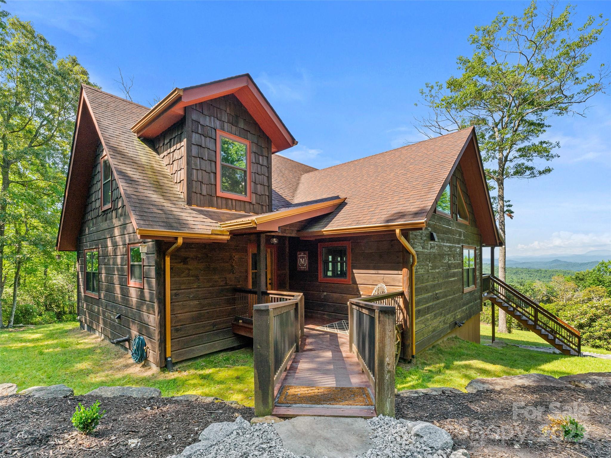 1909 Kentwood Lane Property Photo 2