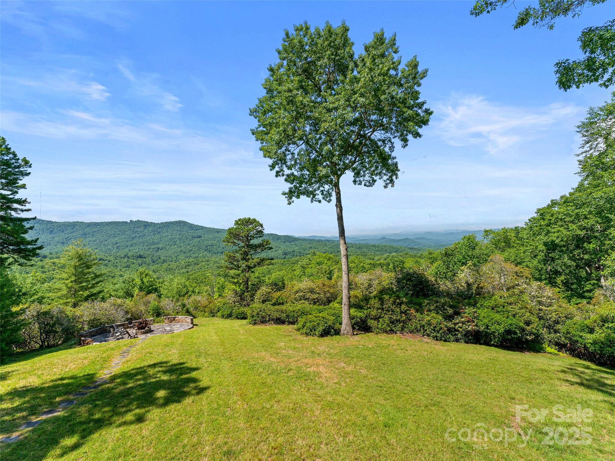 1909 Kentwood Lane Property Photo 3
