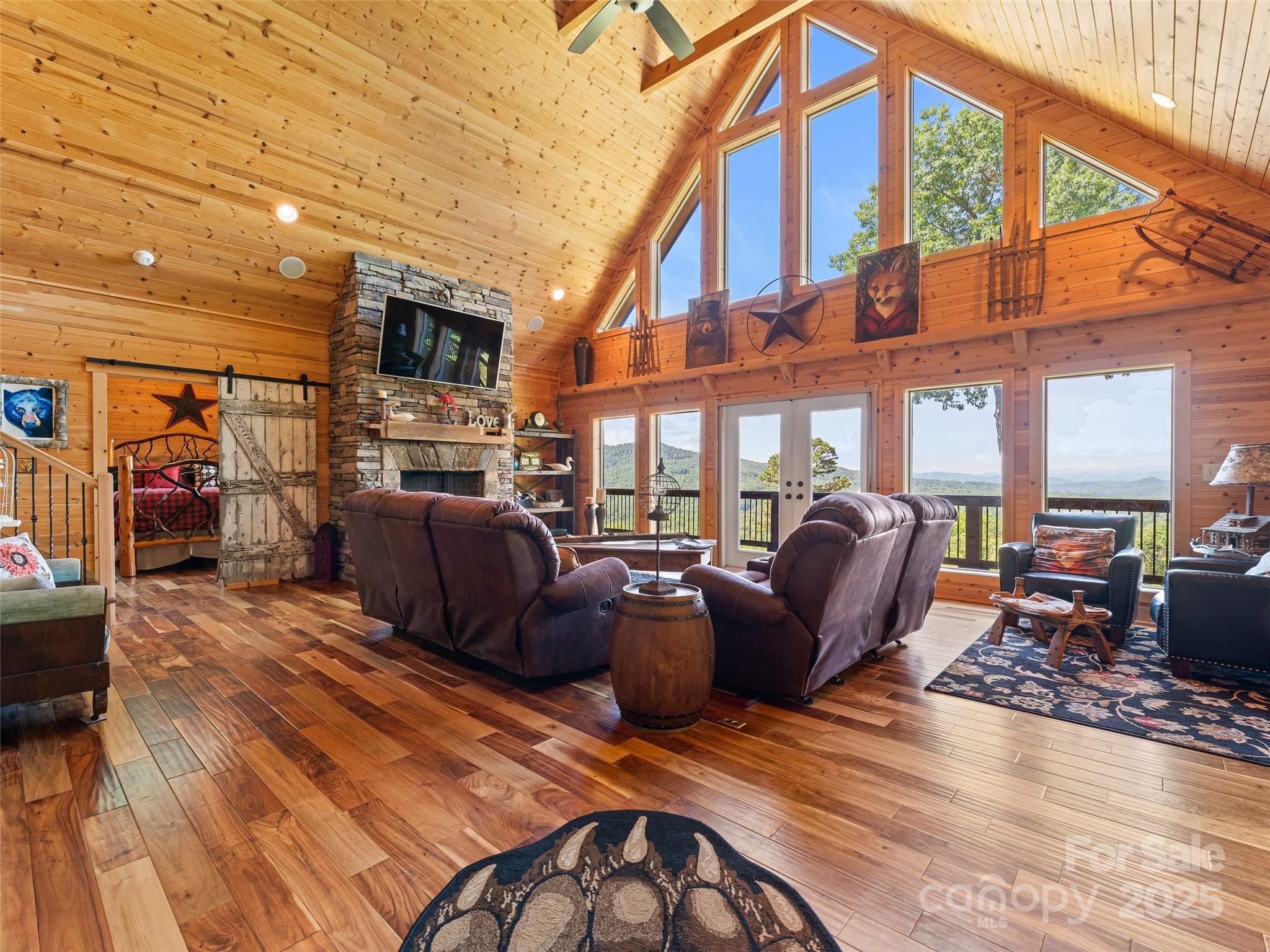 1909 Kentwood Lane Property Photo 7