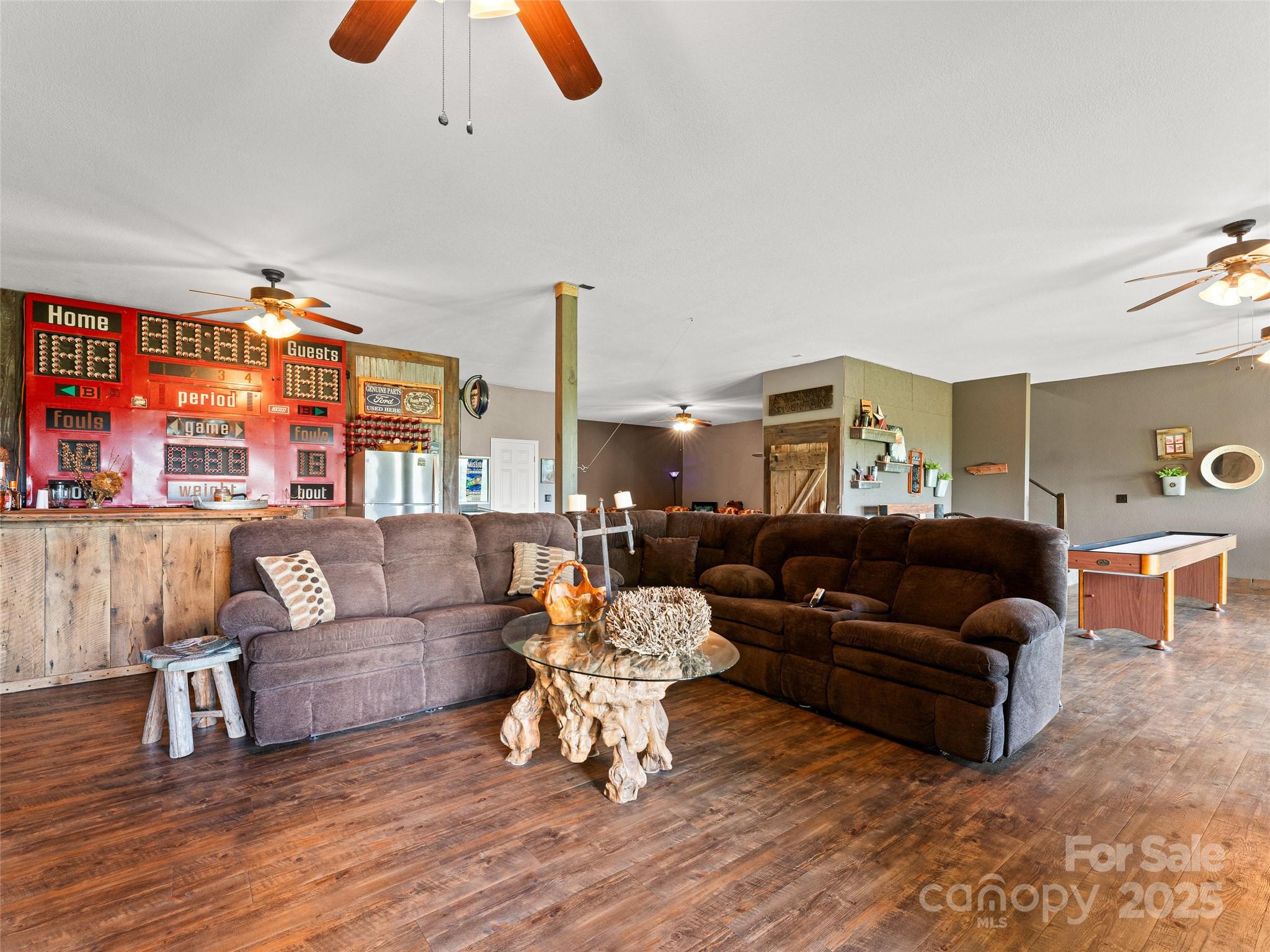 1909 Kentwood Lane Property Photo 34