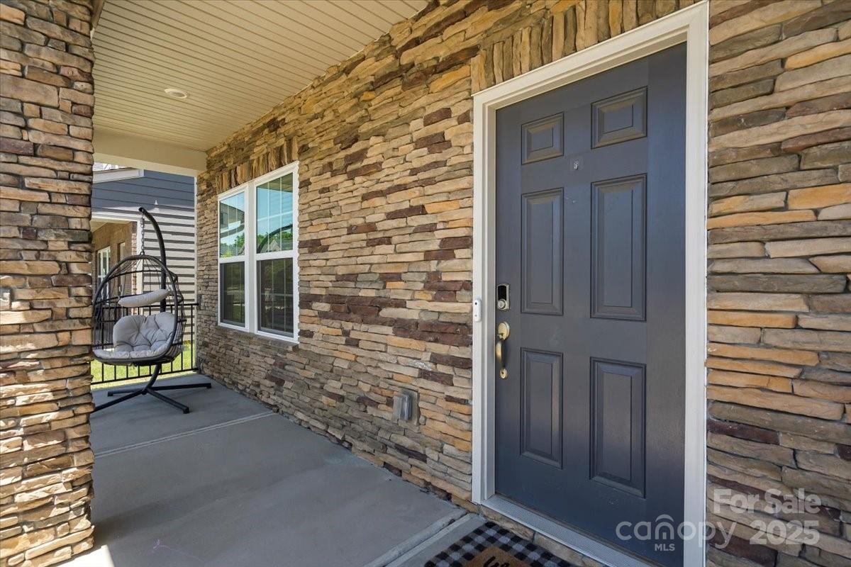 613 Cedar Knoll Circle Property Photo 4