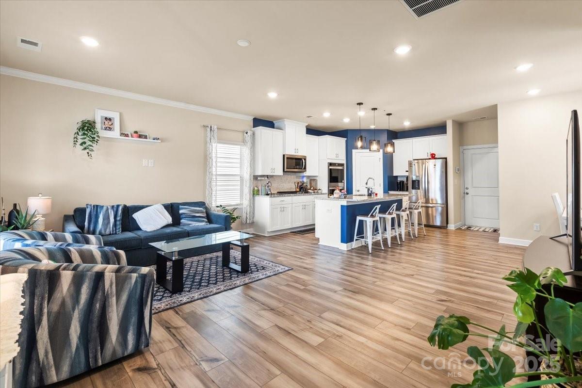 613 Cedar Knoll Circle Property Photo 8