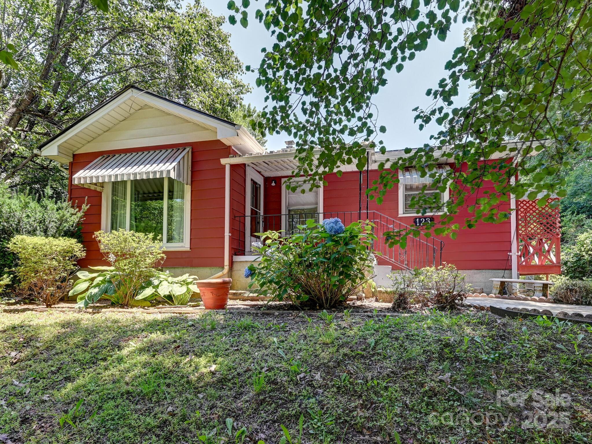 123 Blake Drive Property Photo 1