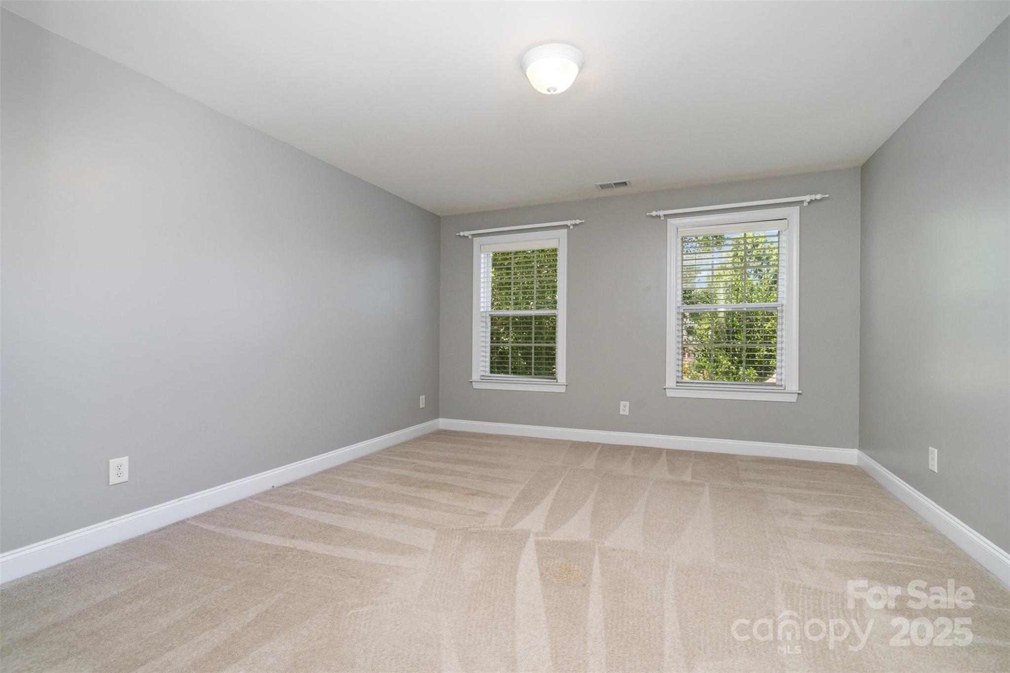 626 Tullamore Court Property Photo 32