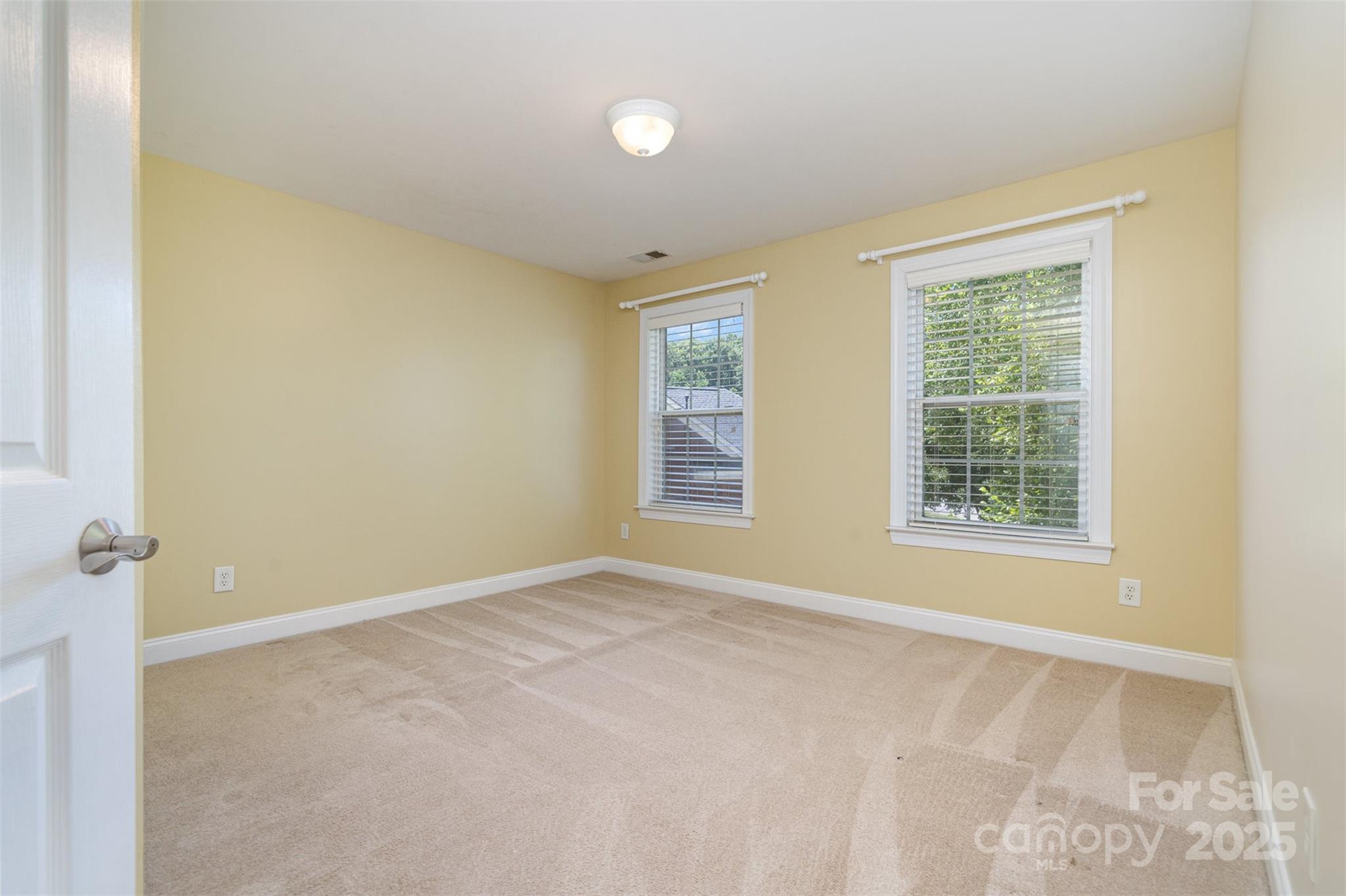 626 Tullamore Court Property Photo 34