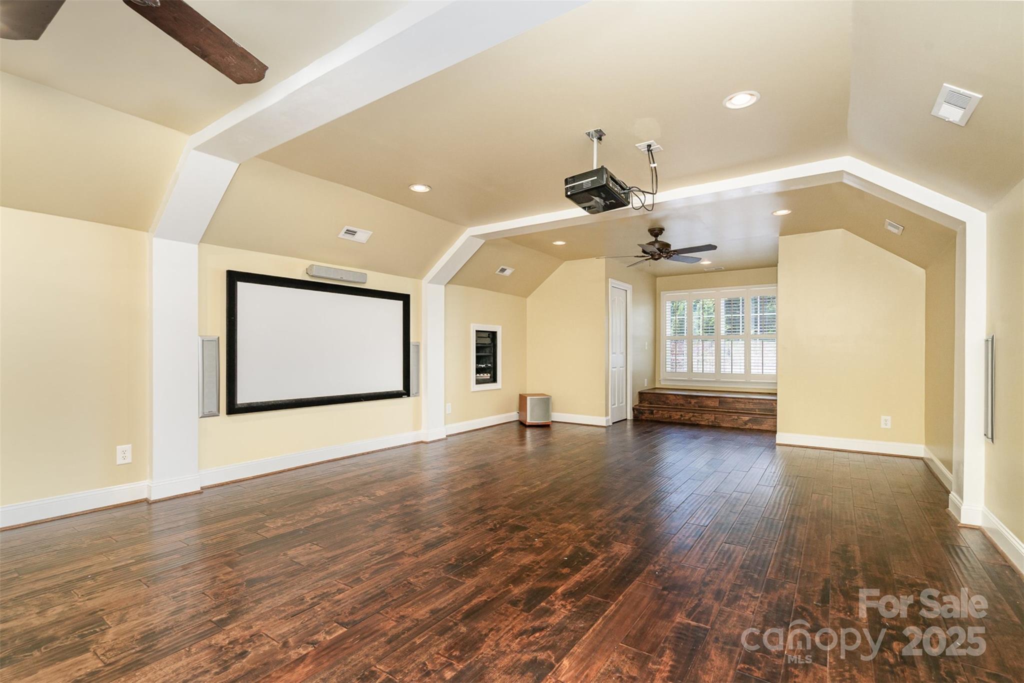 626 Tullamore Court Property Photo 37