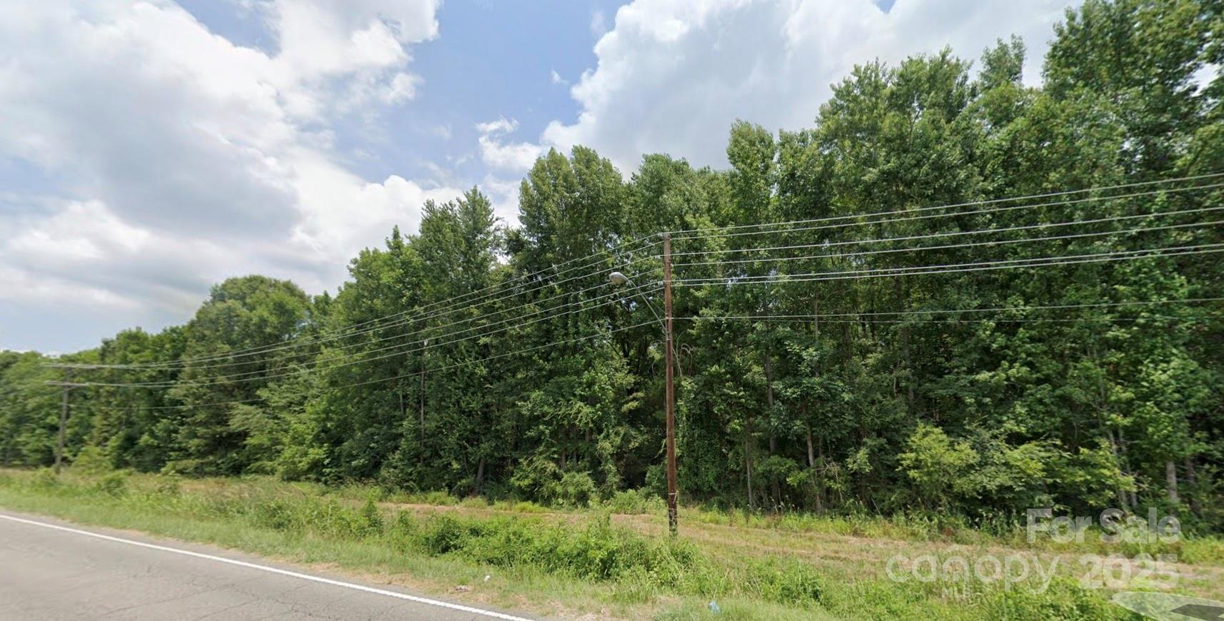 000 Woodland Drive Property Photo