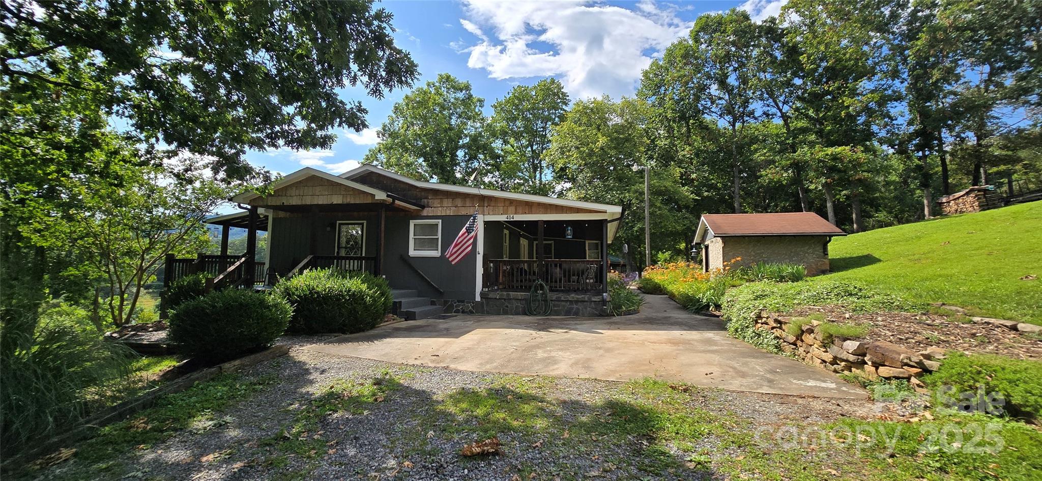 414 Pine Cove Road Property Photo 2