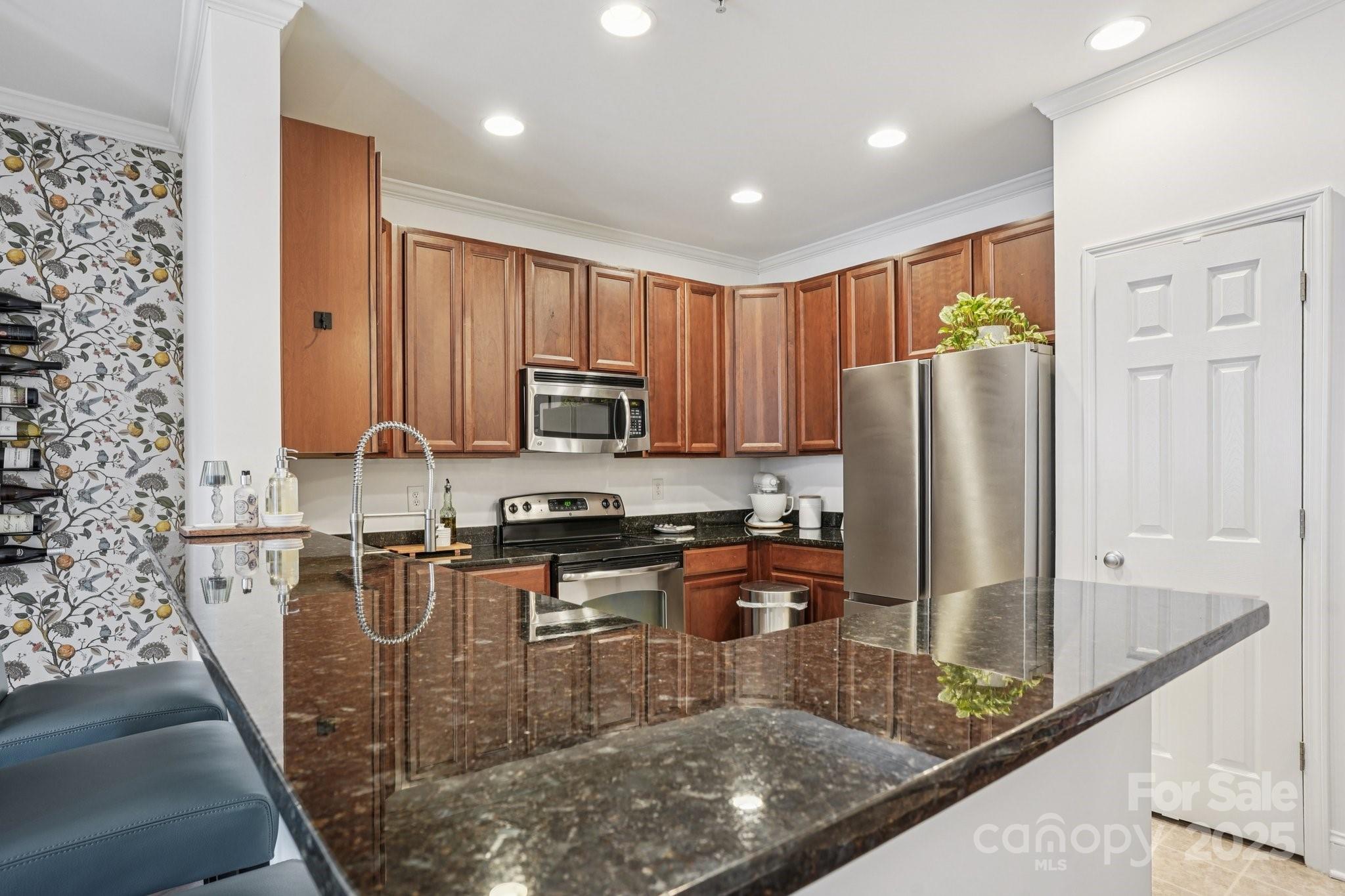 1000 E Woodlawn Road 411 Property Photo 1