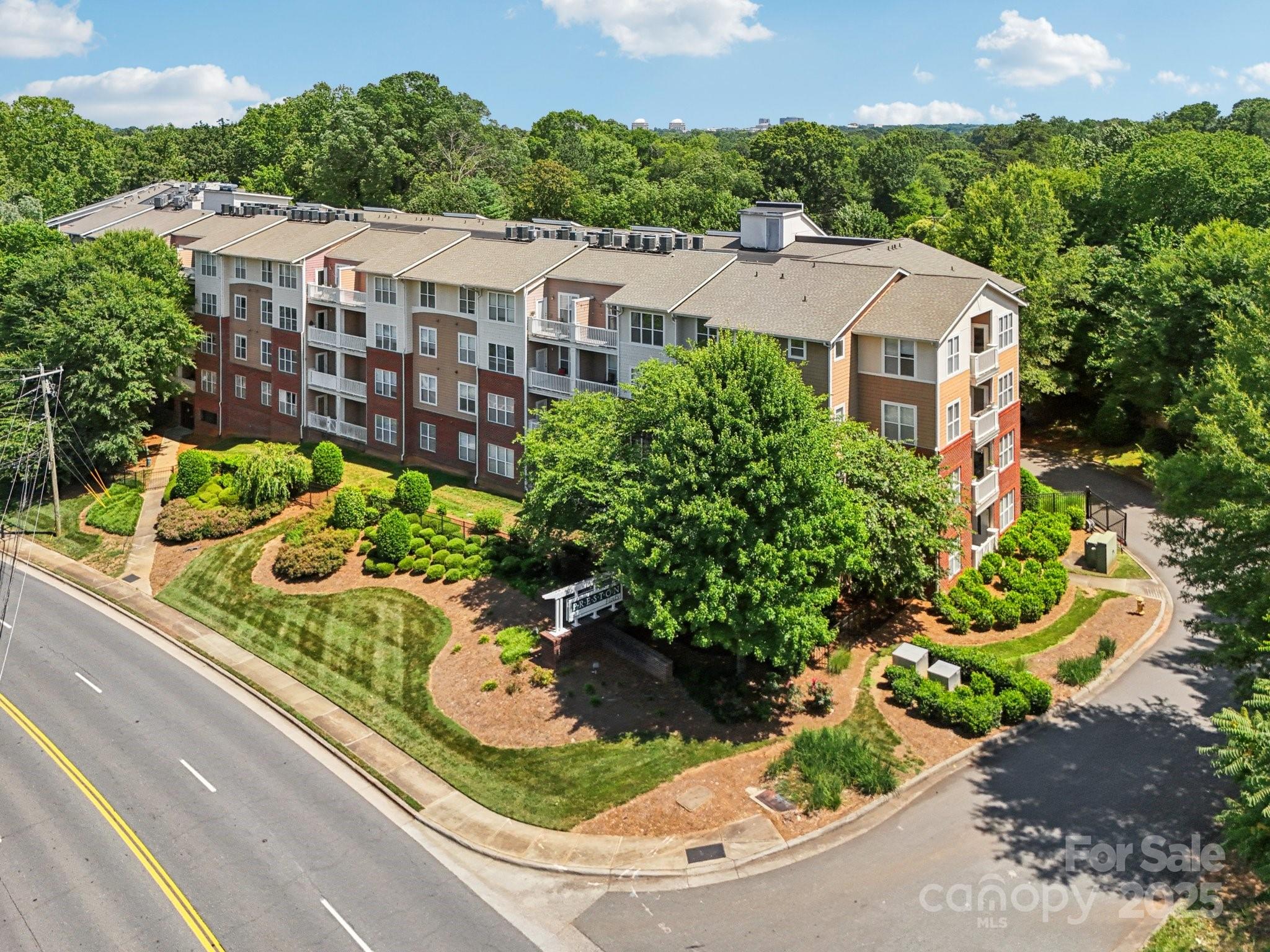 1000 E Woodlawn Road 411 Property Photo 2