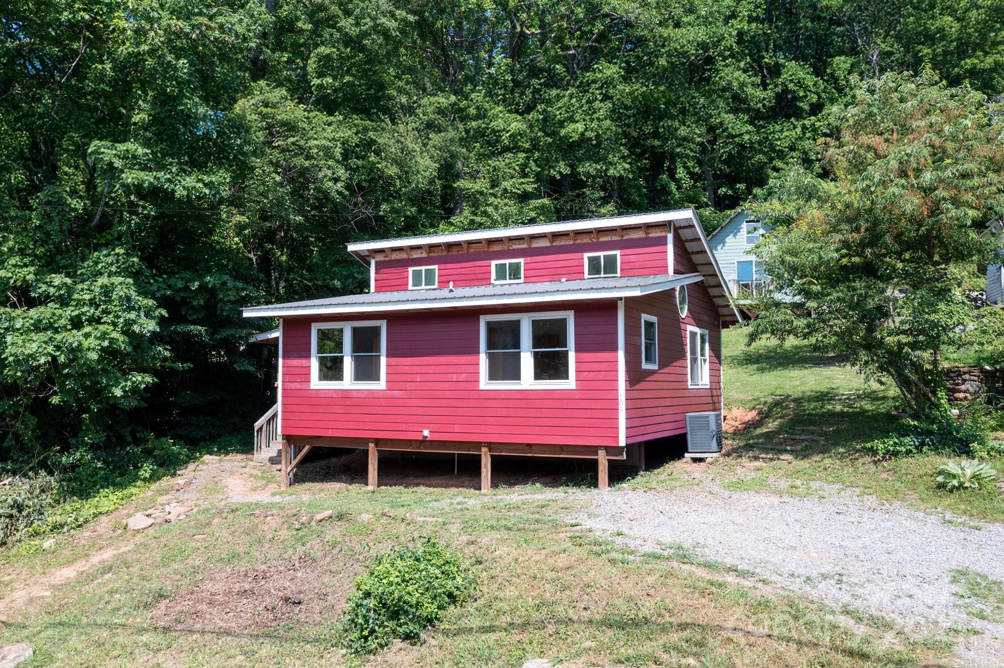 109 Azalea Avenue