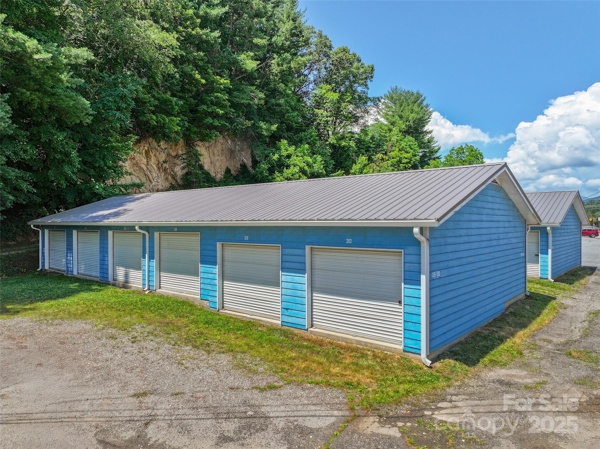 8275 Carolina Boulevard Property Photo 9