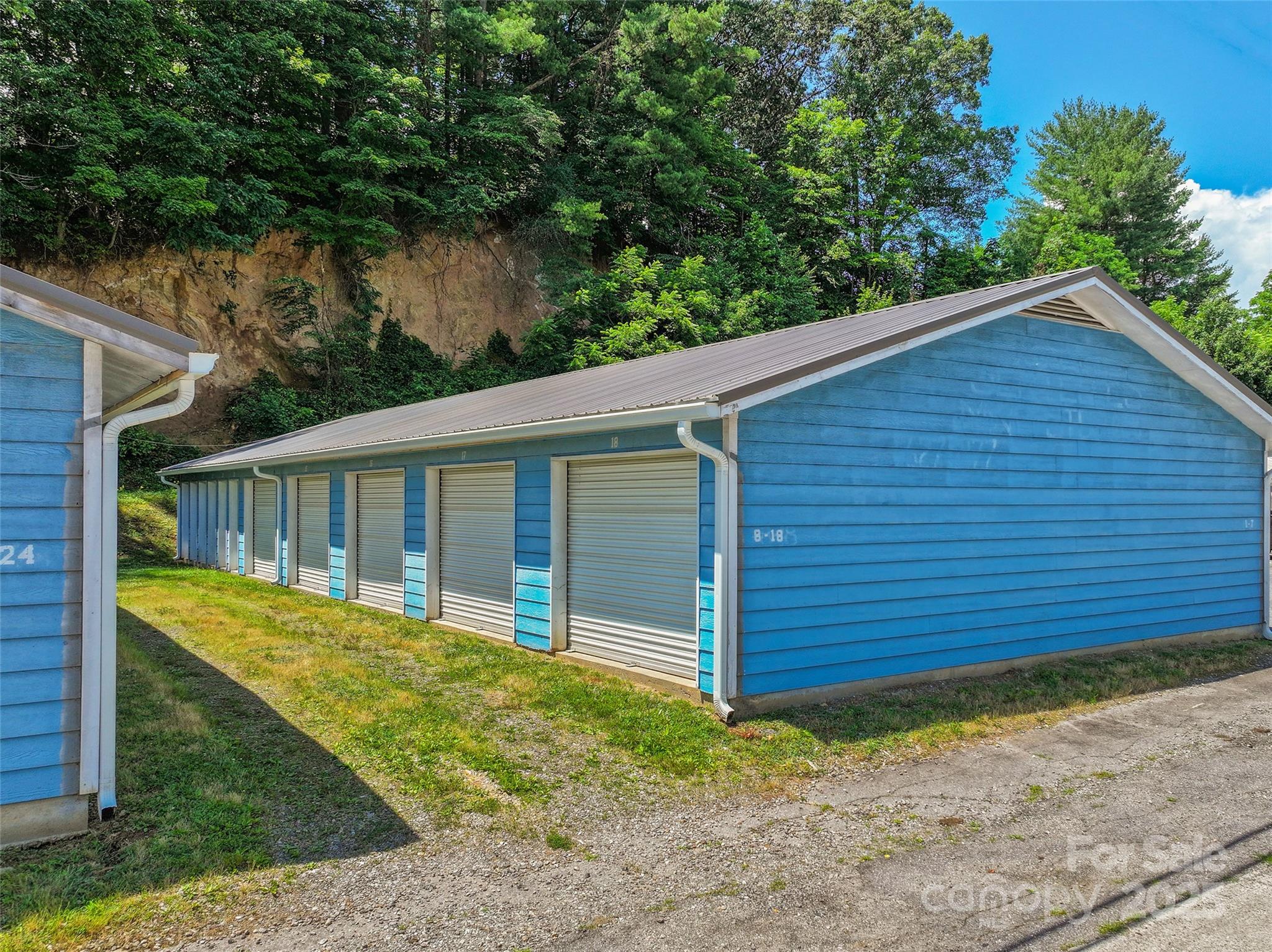 8275 Carolina Boulevard Property Photo 11