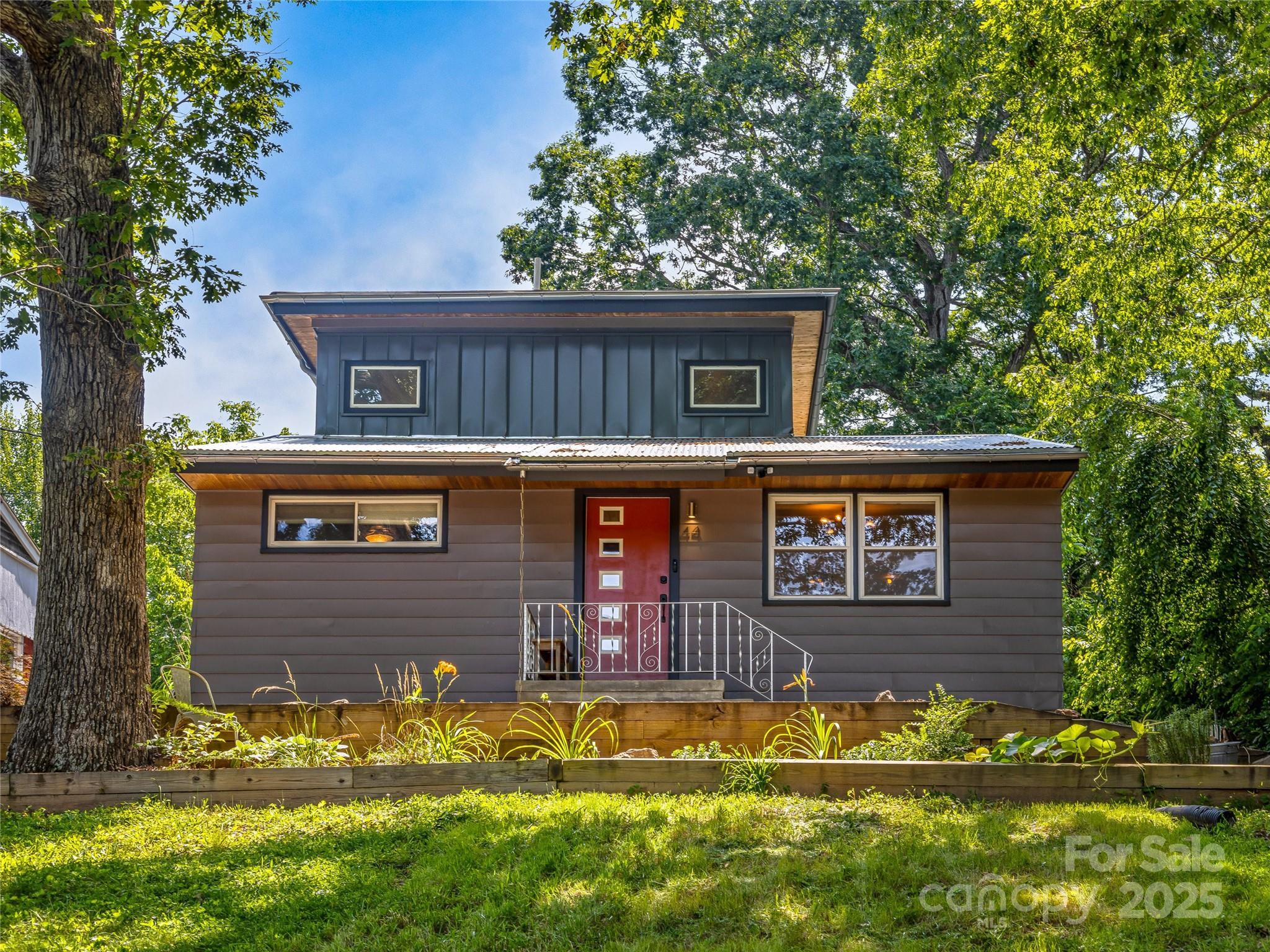 44 Broadview Avenue Property Photo 1