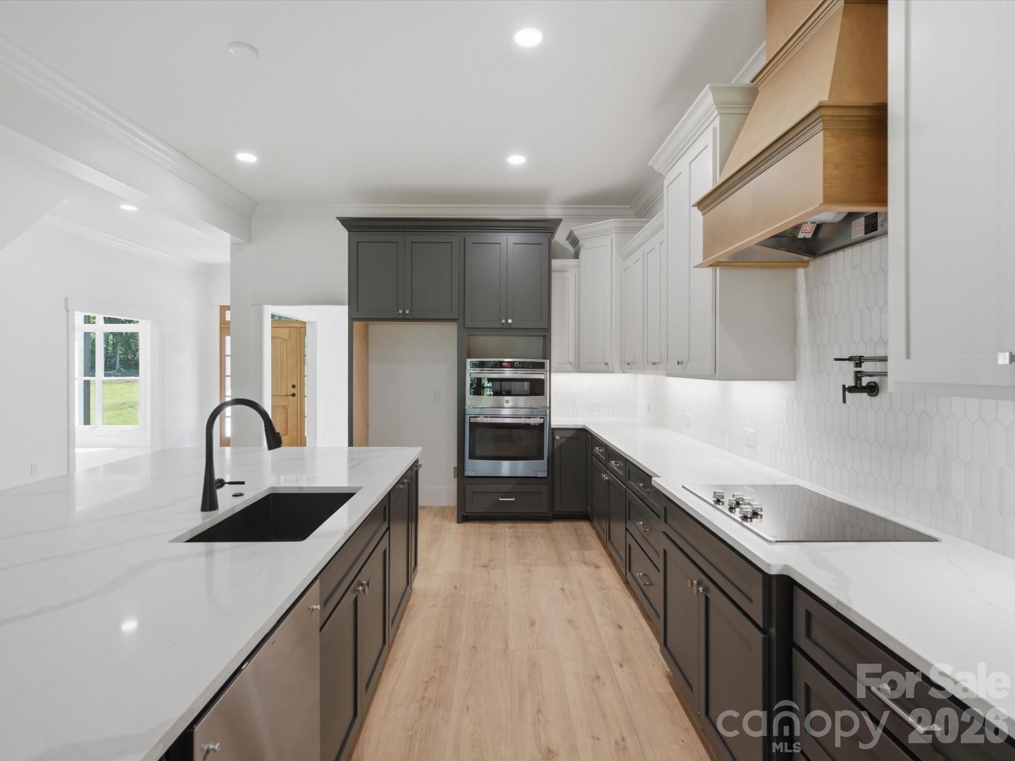 8018 Fairmont Drive Property Photo 13