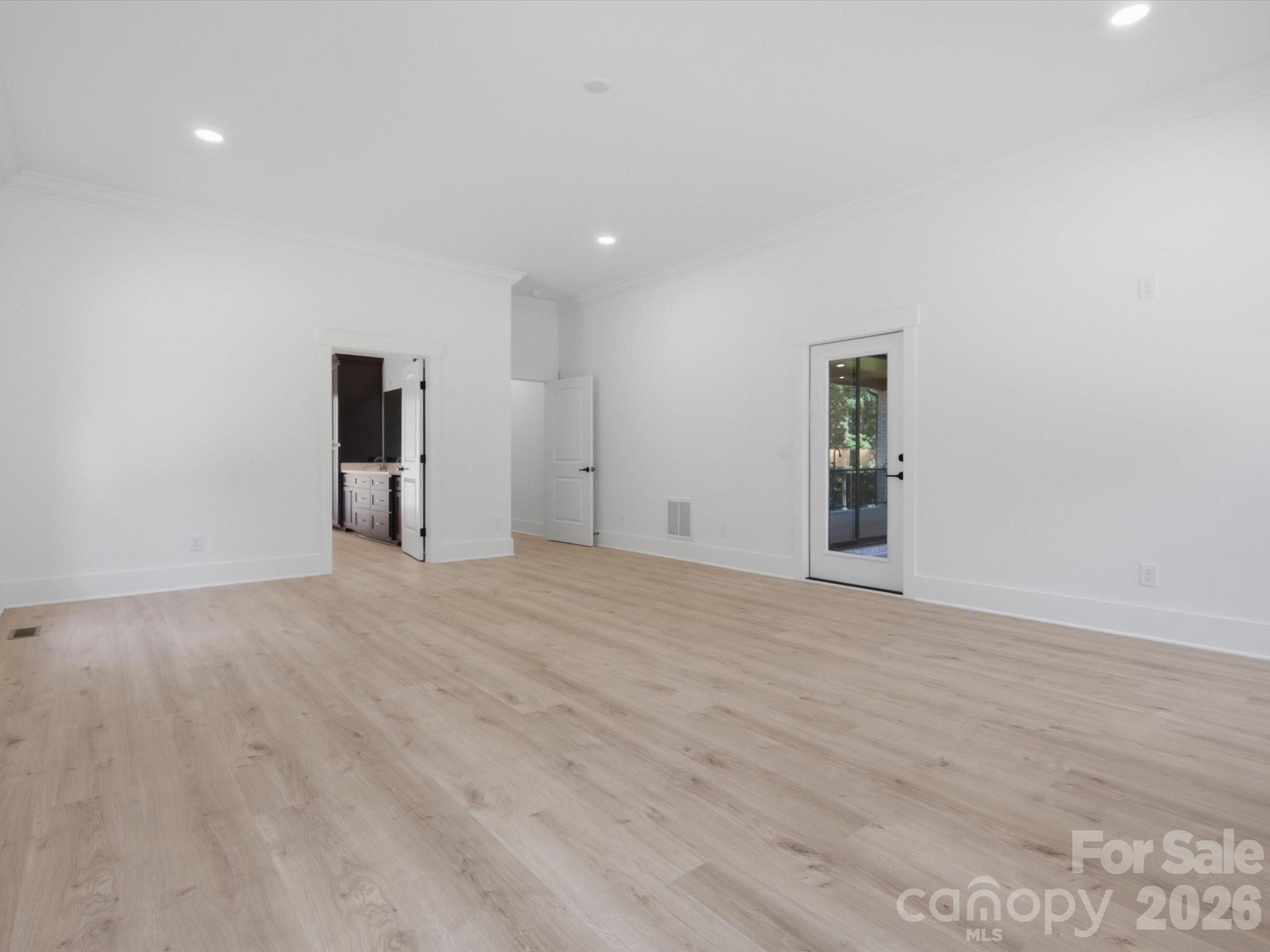 8018 Fairmont Drive Property Photo 30