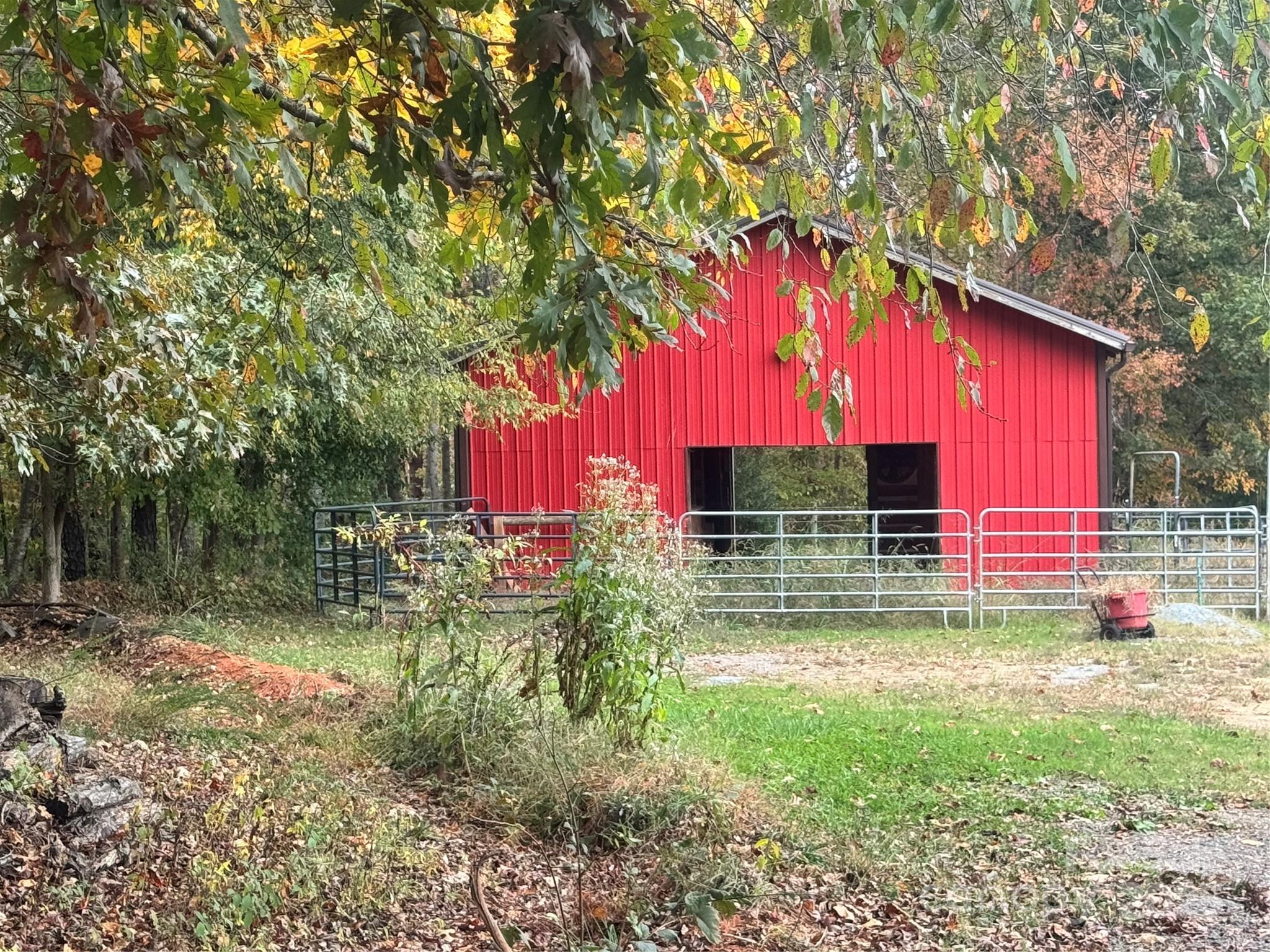 724 Teeter Road Property Photo 1