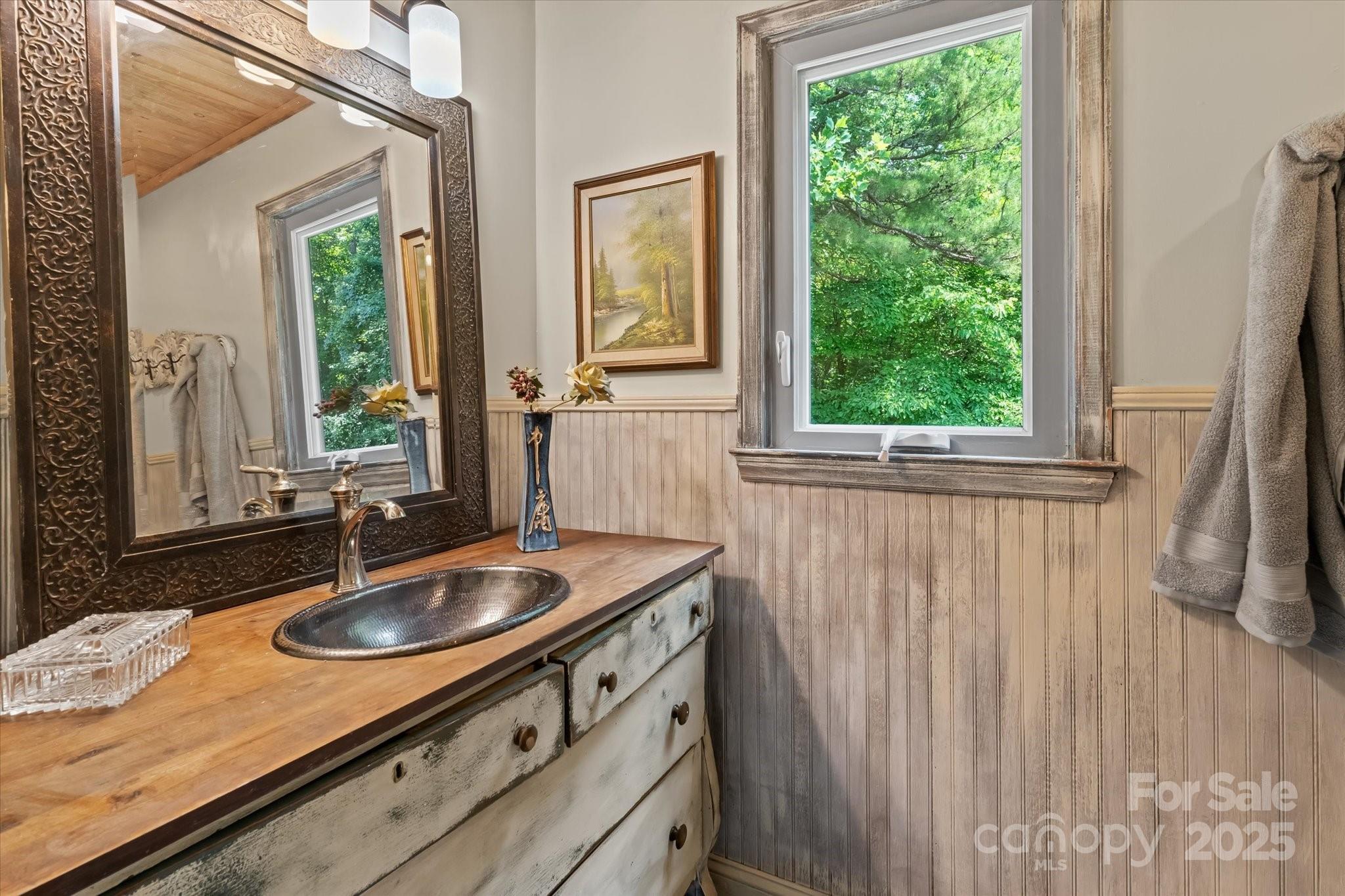 724 Teeter Road Property Photo 17