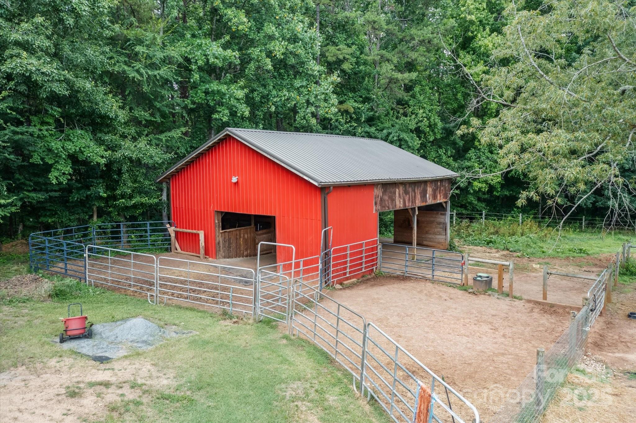 724 Teeter Road Property Photo 28