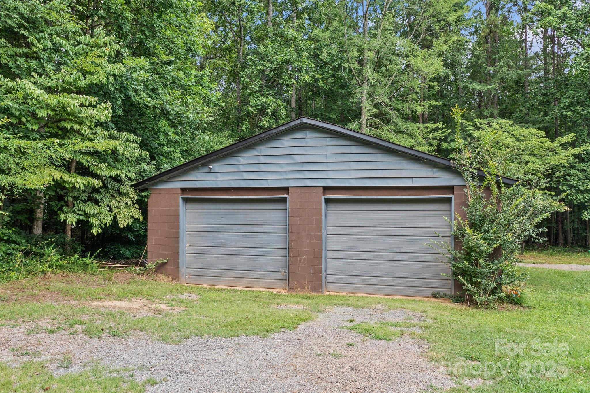 724 Teeter Road Property Photo 30