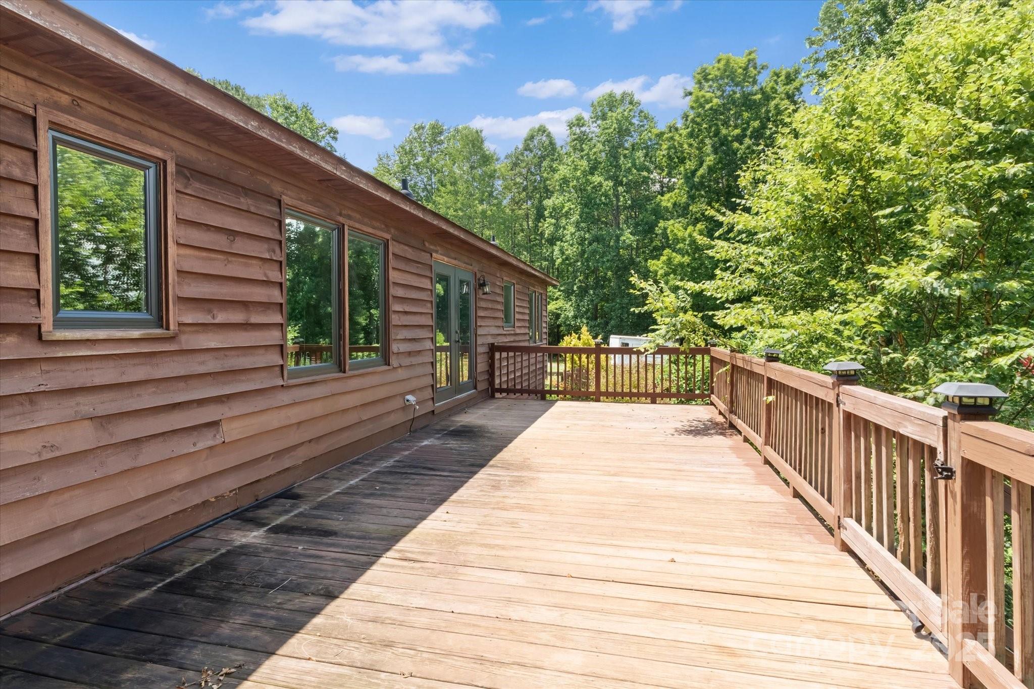 724 Teeter Road Property Photo 32