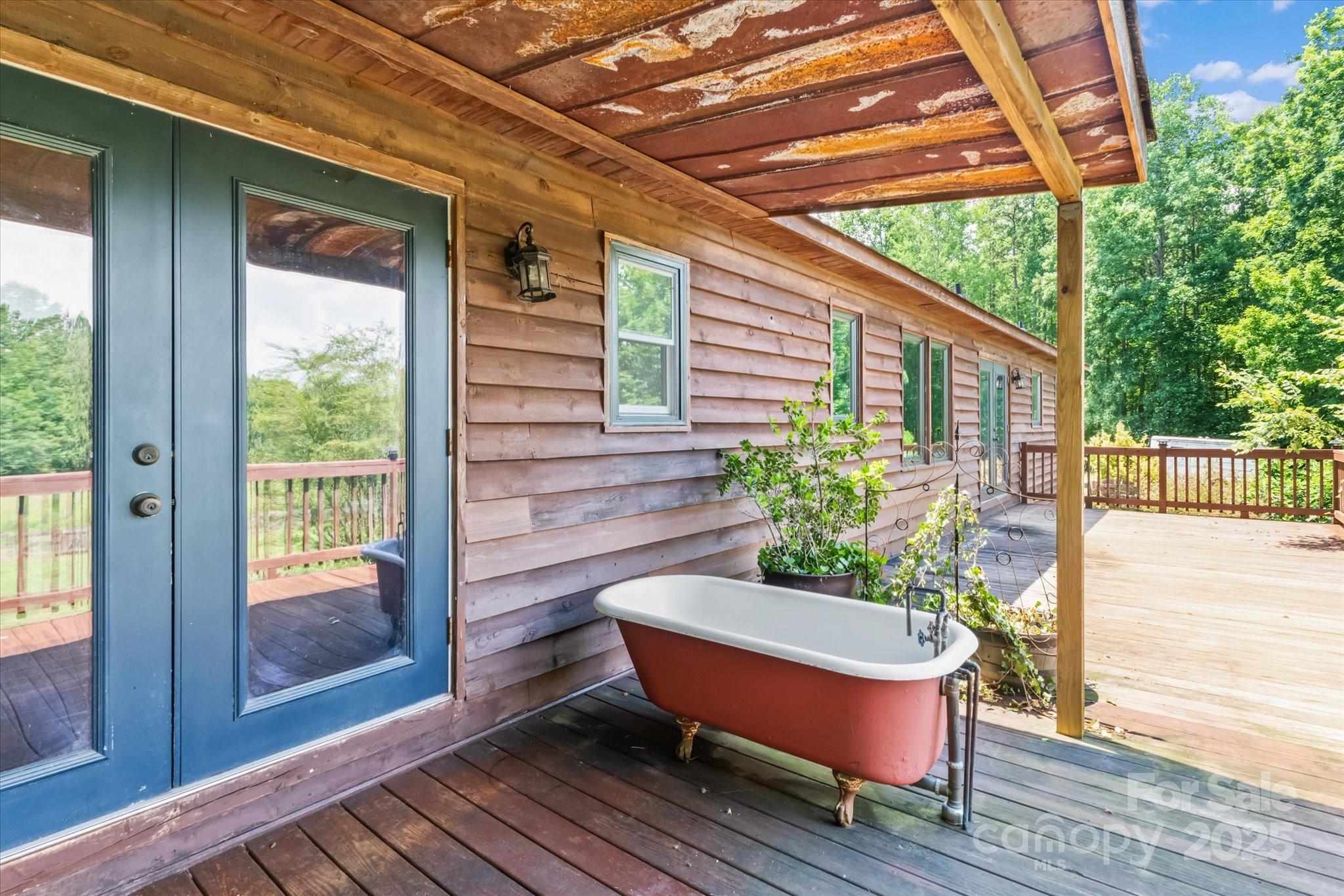 724 Teeter Road Property Photo 33