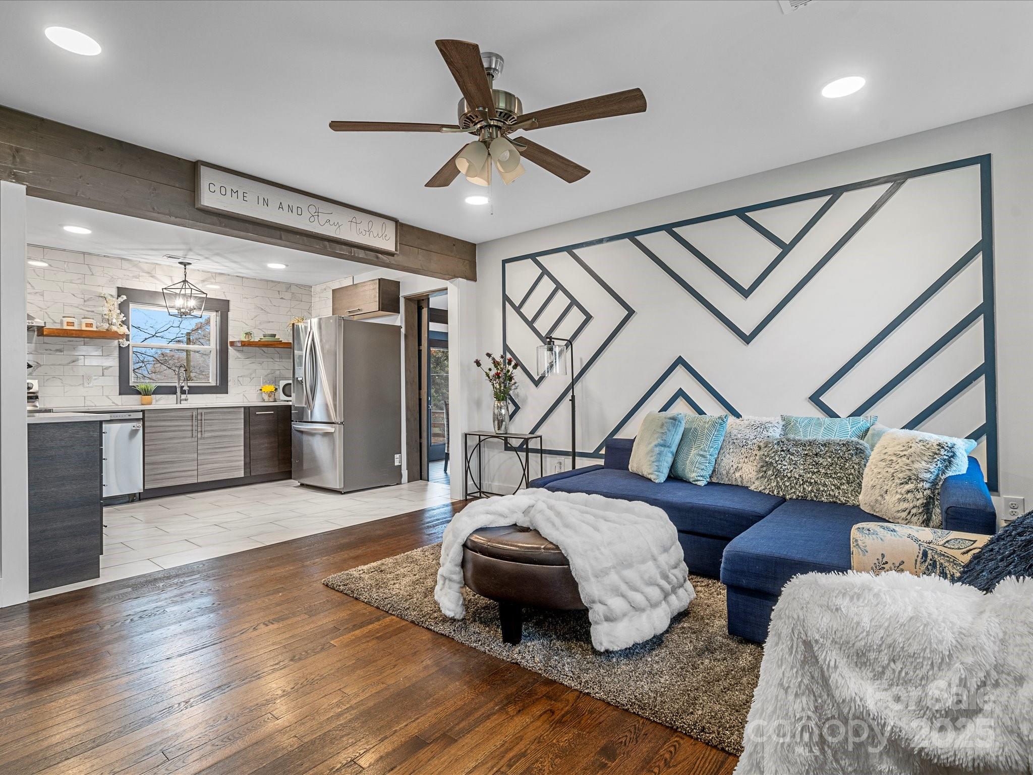 2627 Old North Sharon Amity Road Property Photo 2