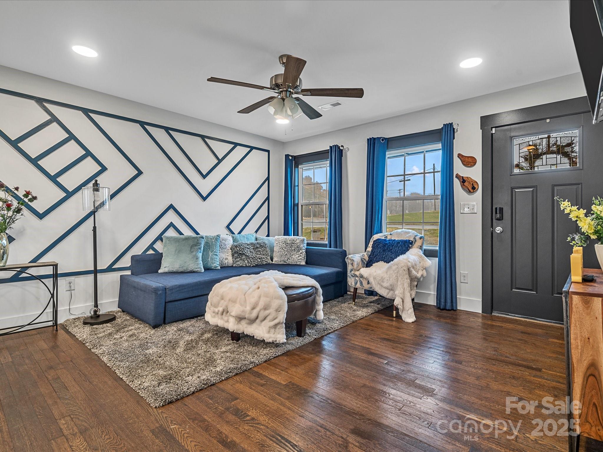 2627 Old North Sharon Amity Road Property Photo 4