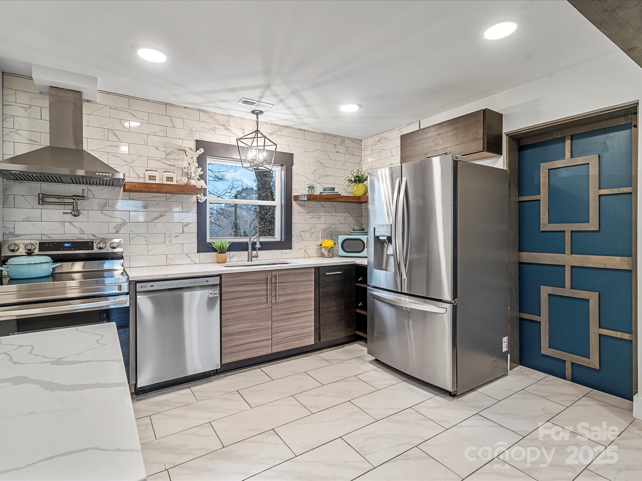 2627 Old North Sharon Amity Road Property Photo 5