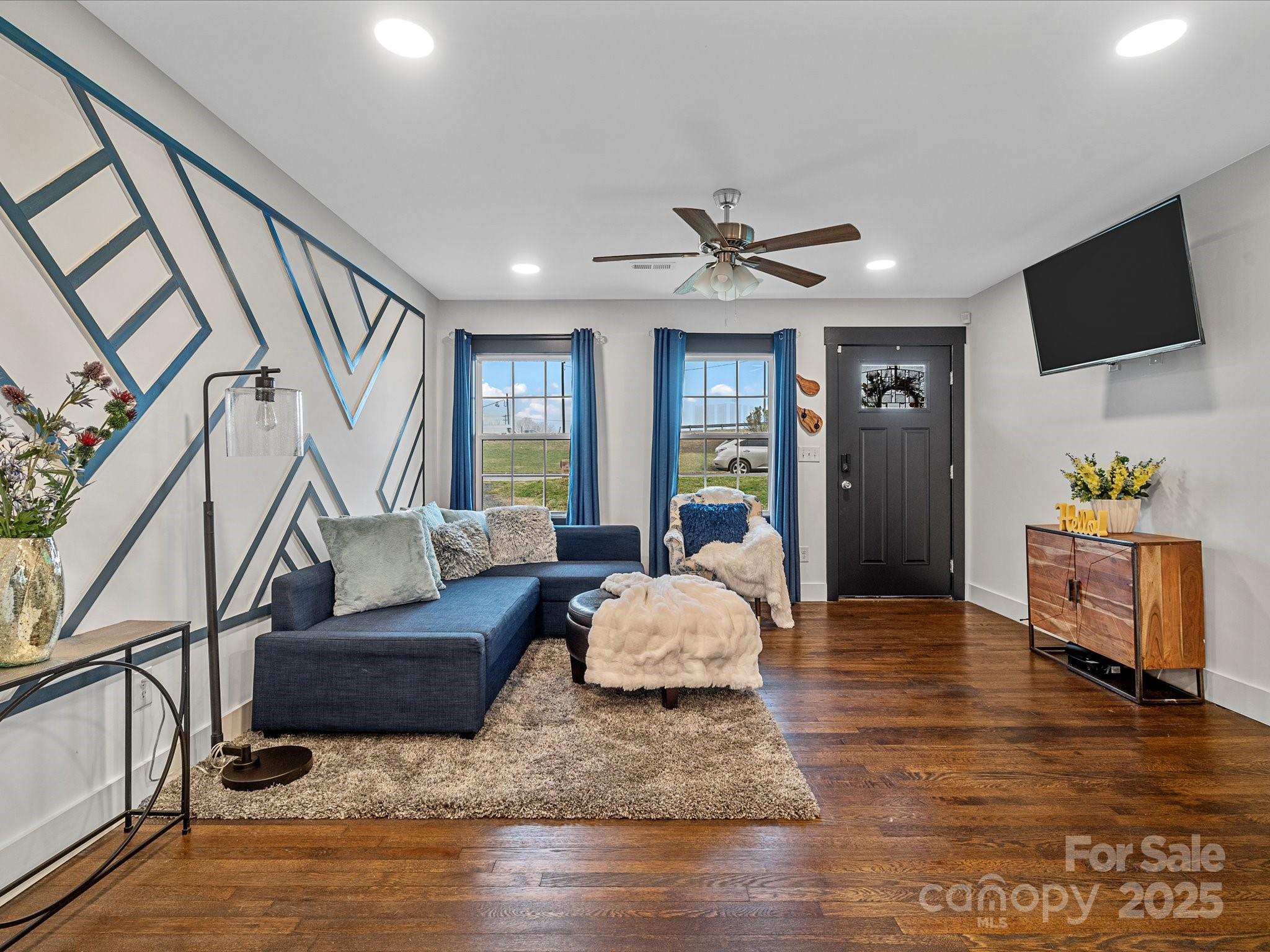 2627 Old North Sharon Amity Road Property Photo 7