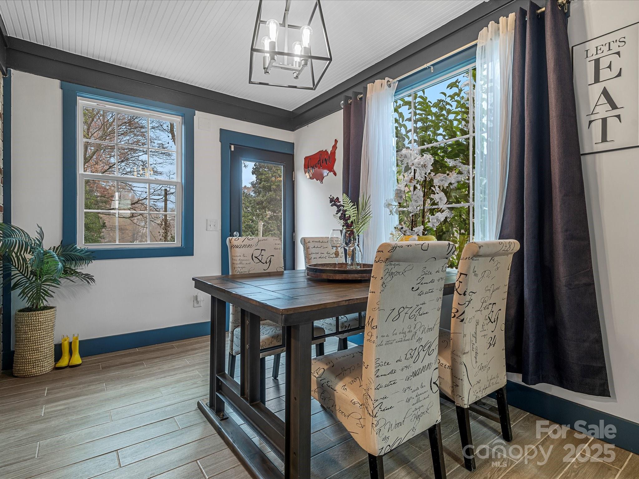 2627 Old North Sharon Amity Road Property Photo 9