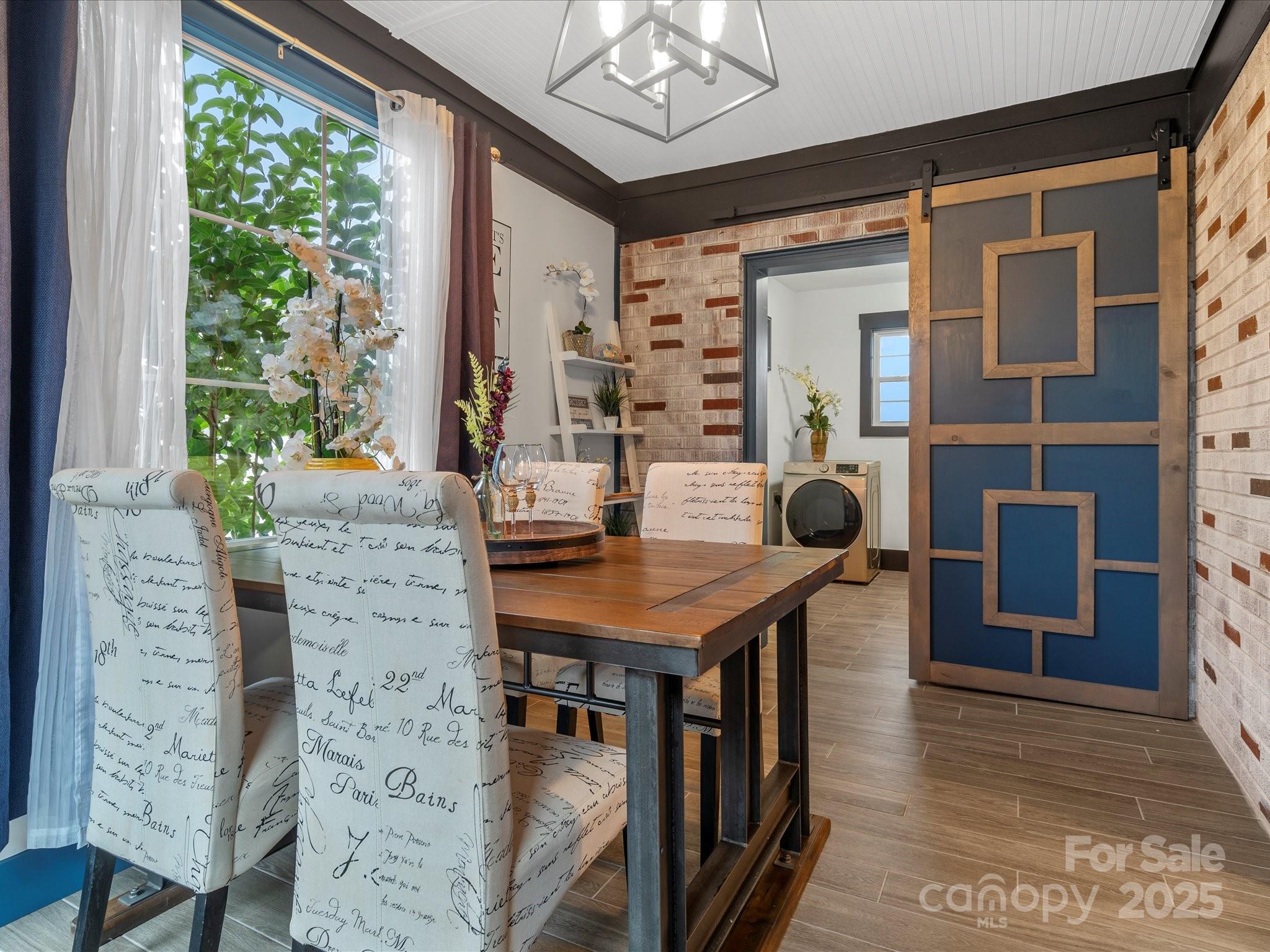 2627 Old North Sharon Amity Road Property Photo 10