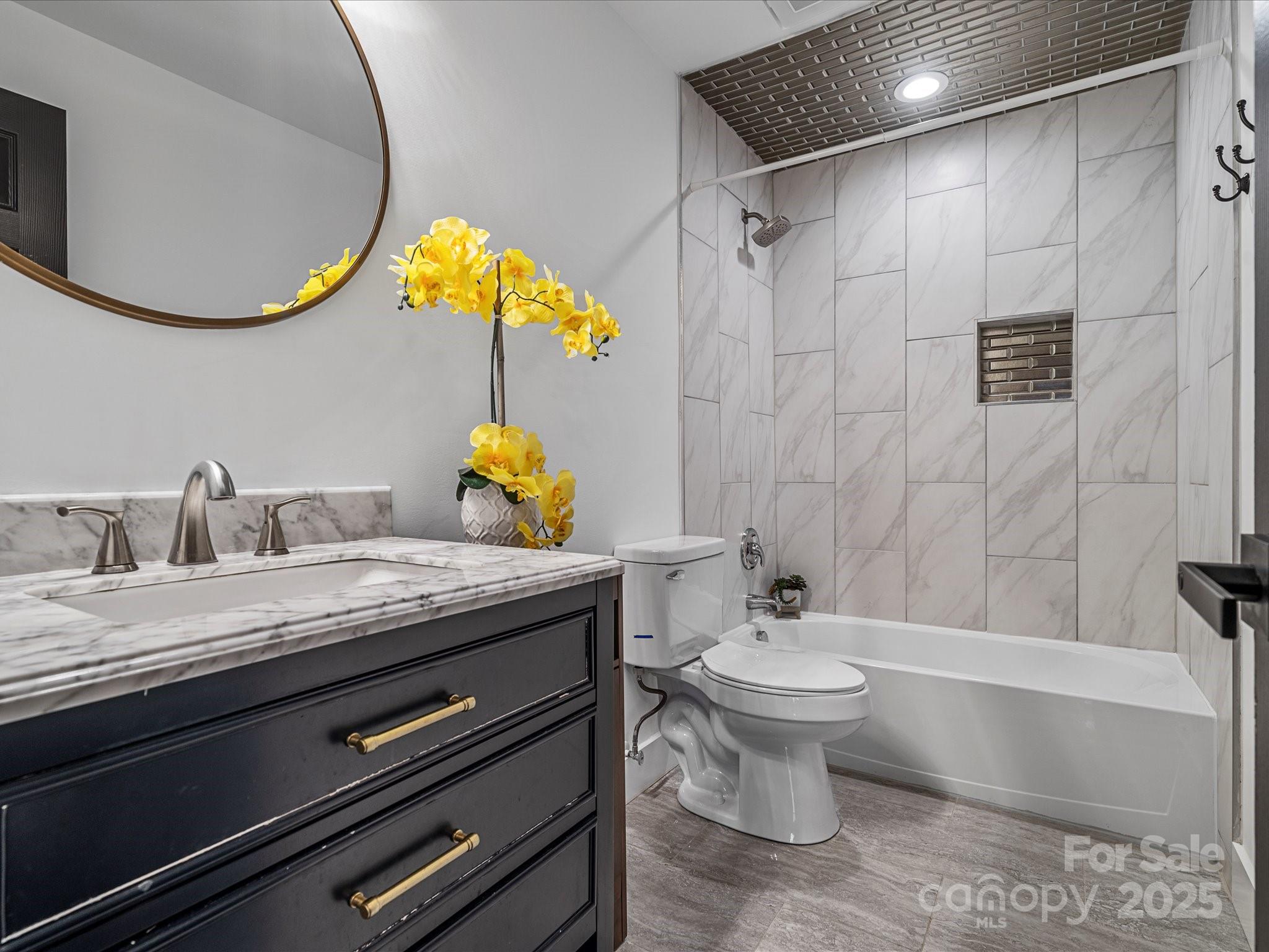 2627 Old North Sharon Amity Road Property Photo 14