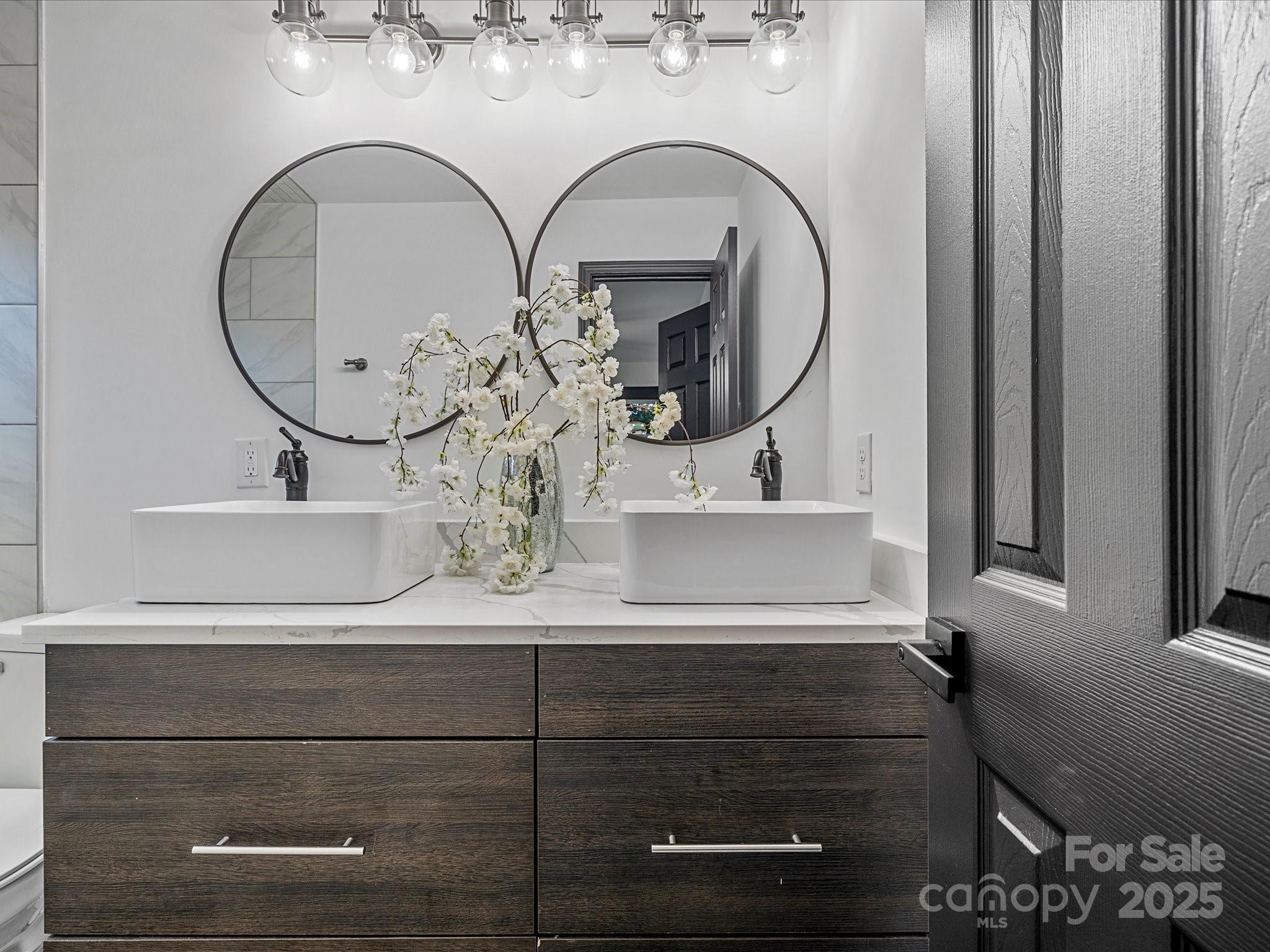 2627 Old North Sharon Amity Road Property Photo 17