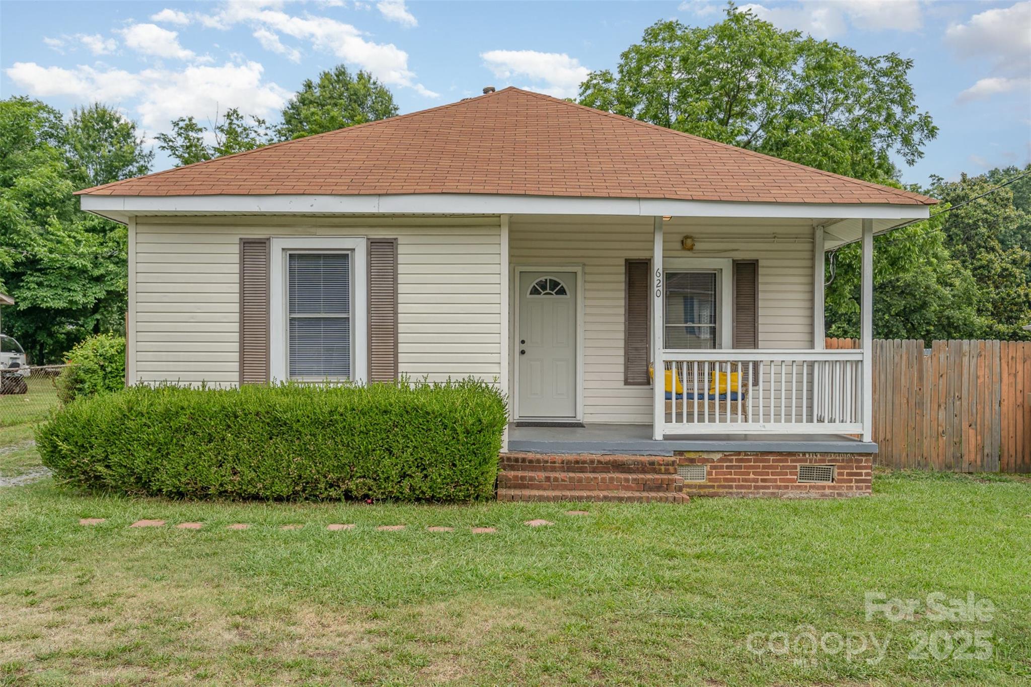 620 Brookwood Drive Property Photo 1