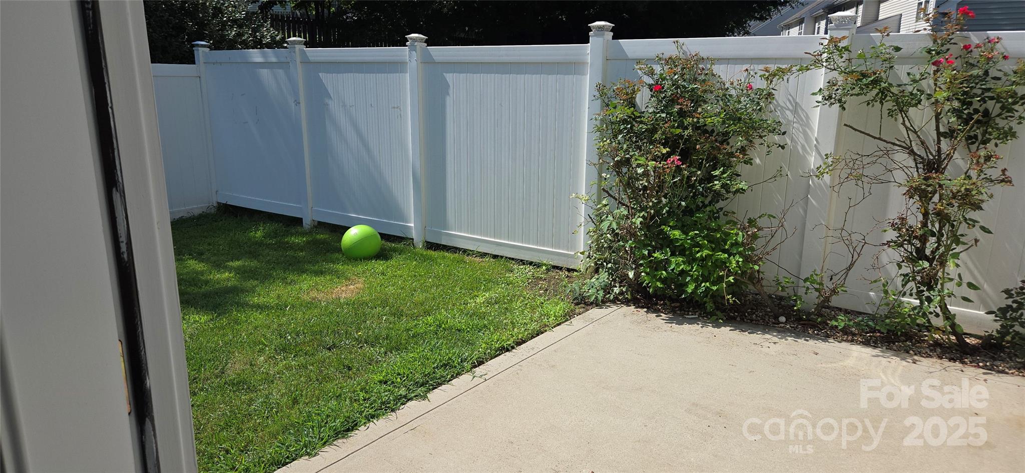 162 Autumn Falls Drive Property Photo 11