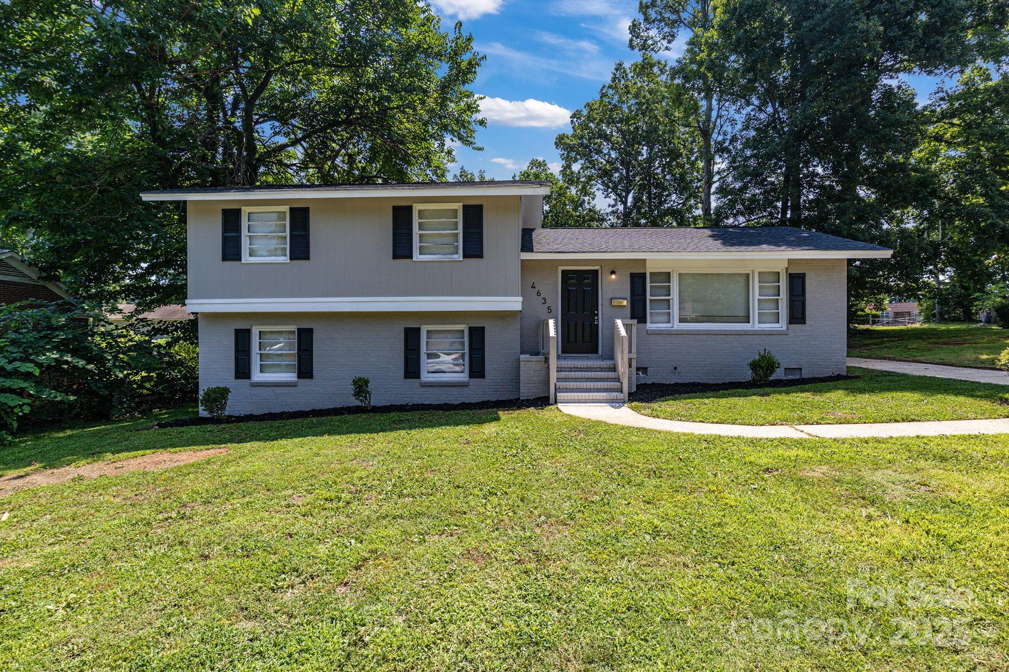 4635 Thornwood Road Property Photo 1