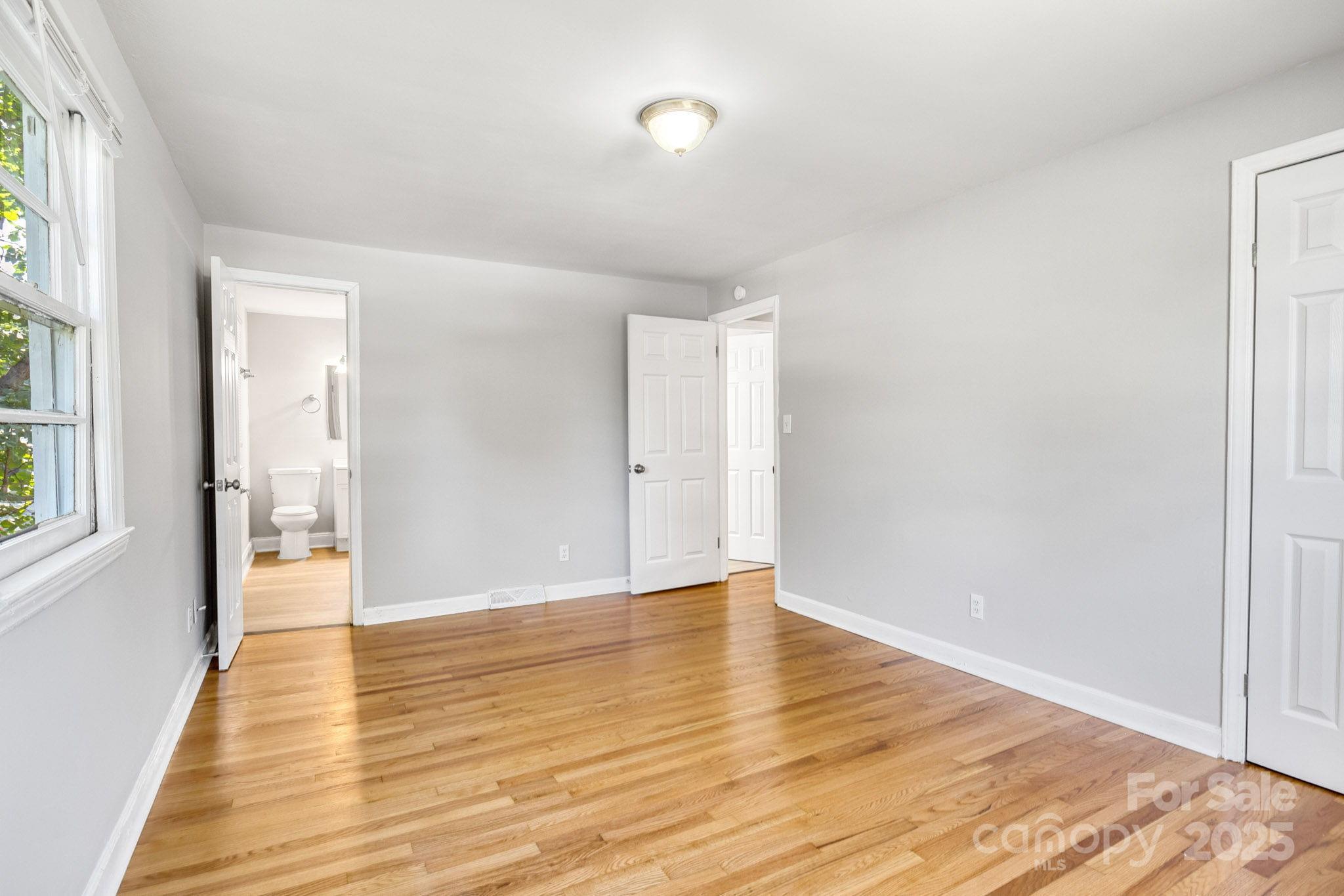 4635 Thornwood Road Property Photo 10