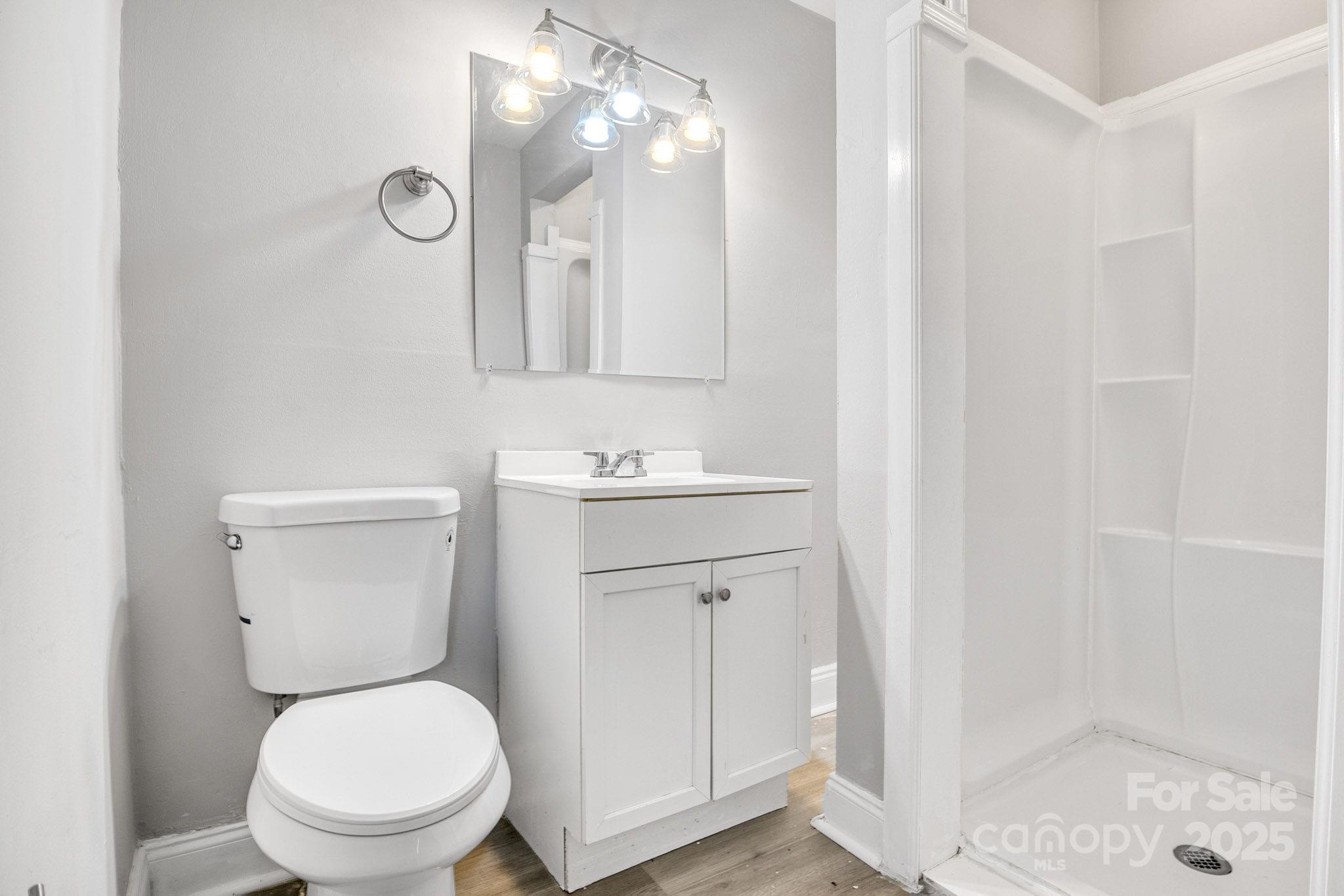 4635 Thornwood Road Property Photo 11