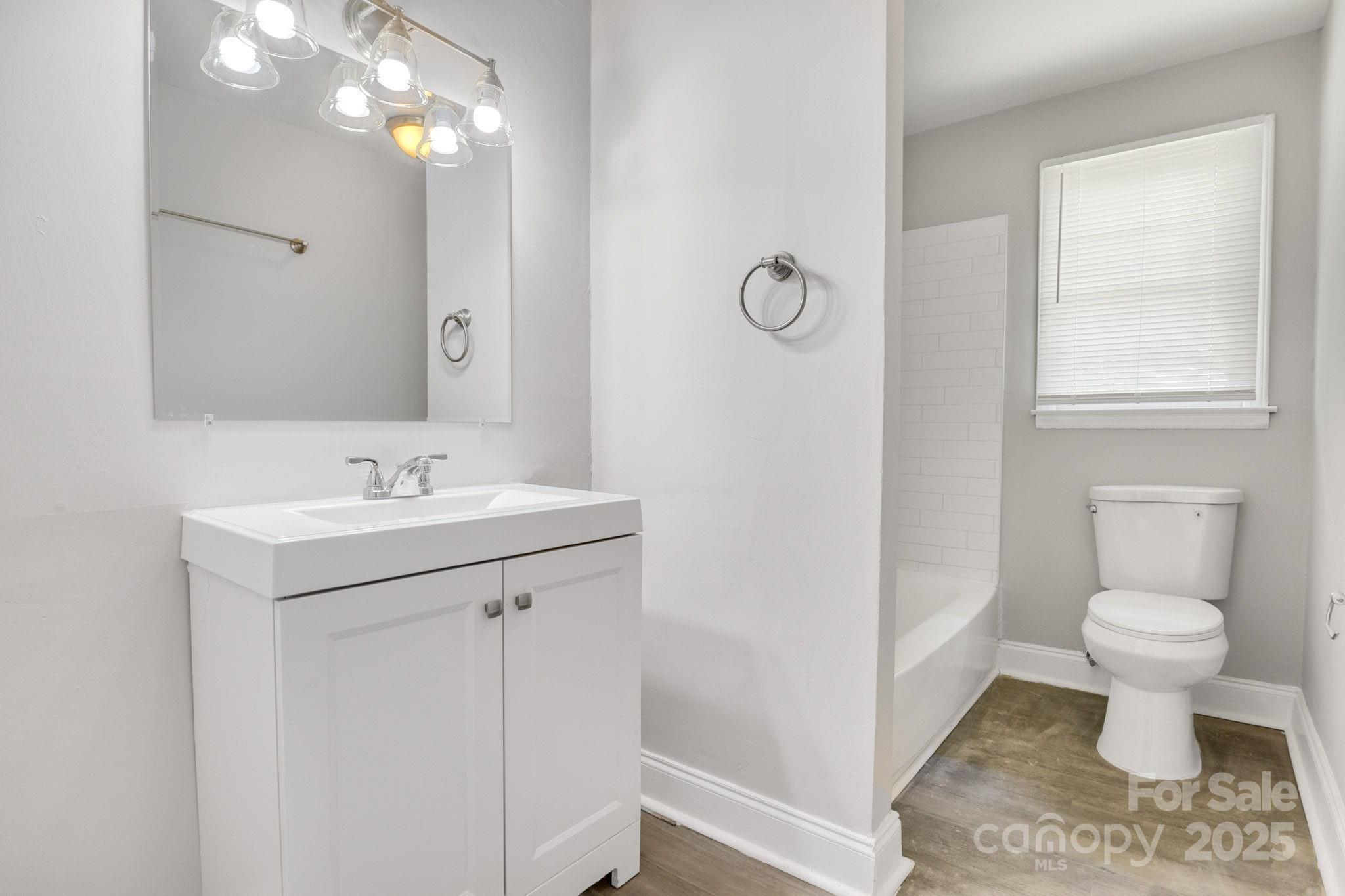 4635 Thornwood Road Property Photo 14